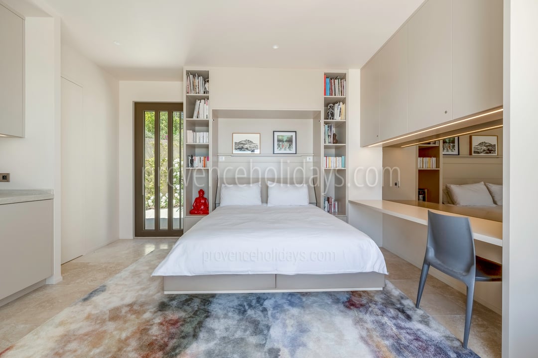 18 - Eden-en-Provence: Villa: Bedroom