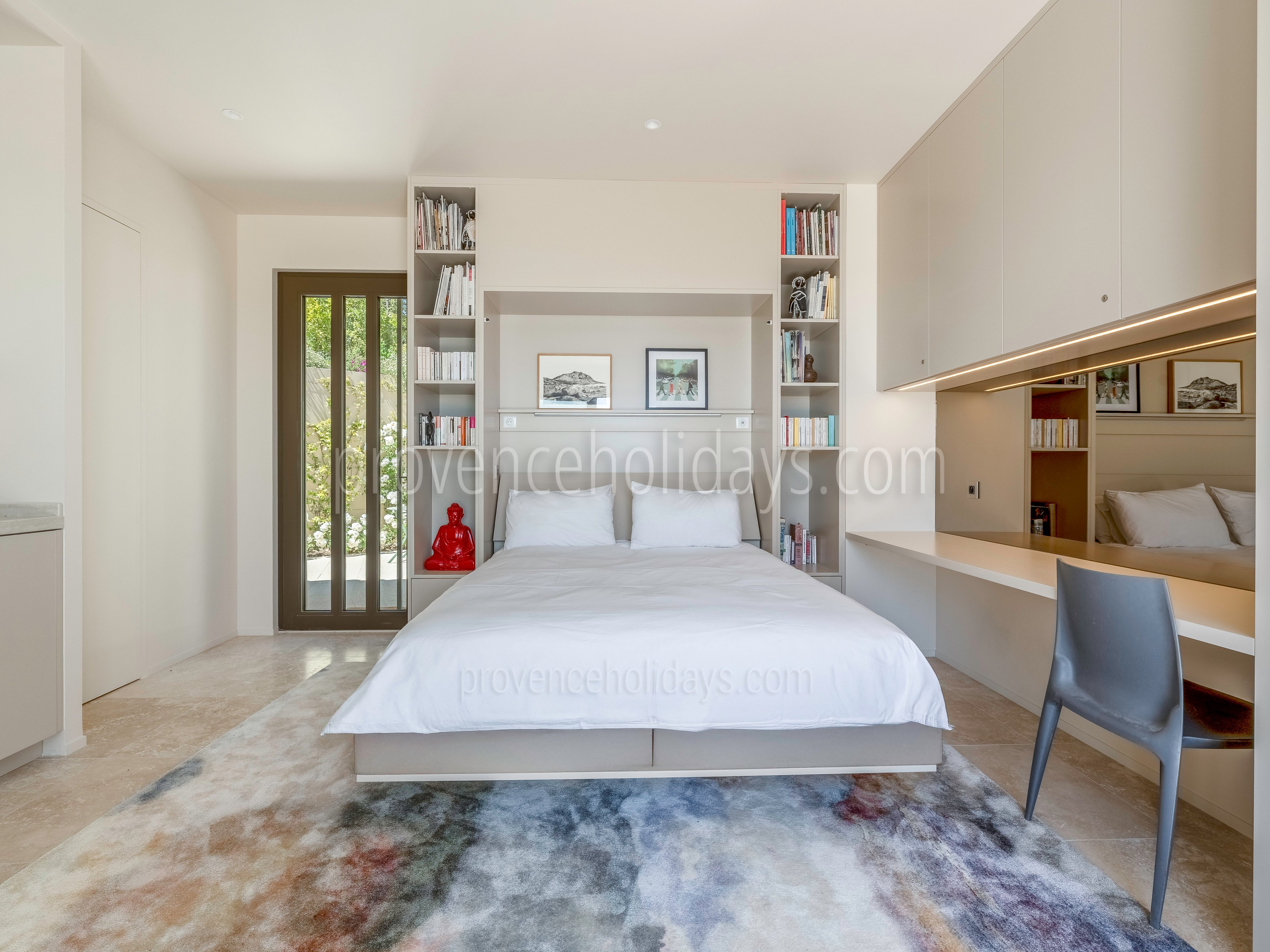 18 - Eden-en-Provence: Villa: Bedroom