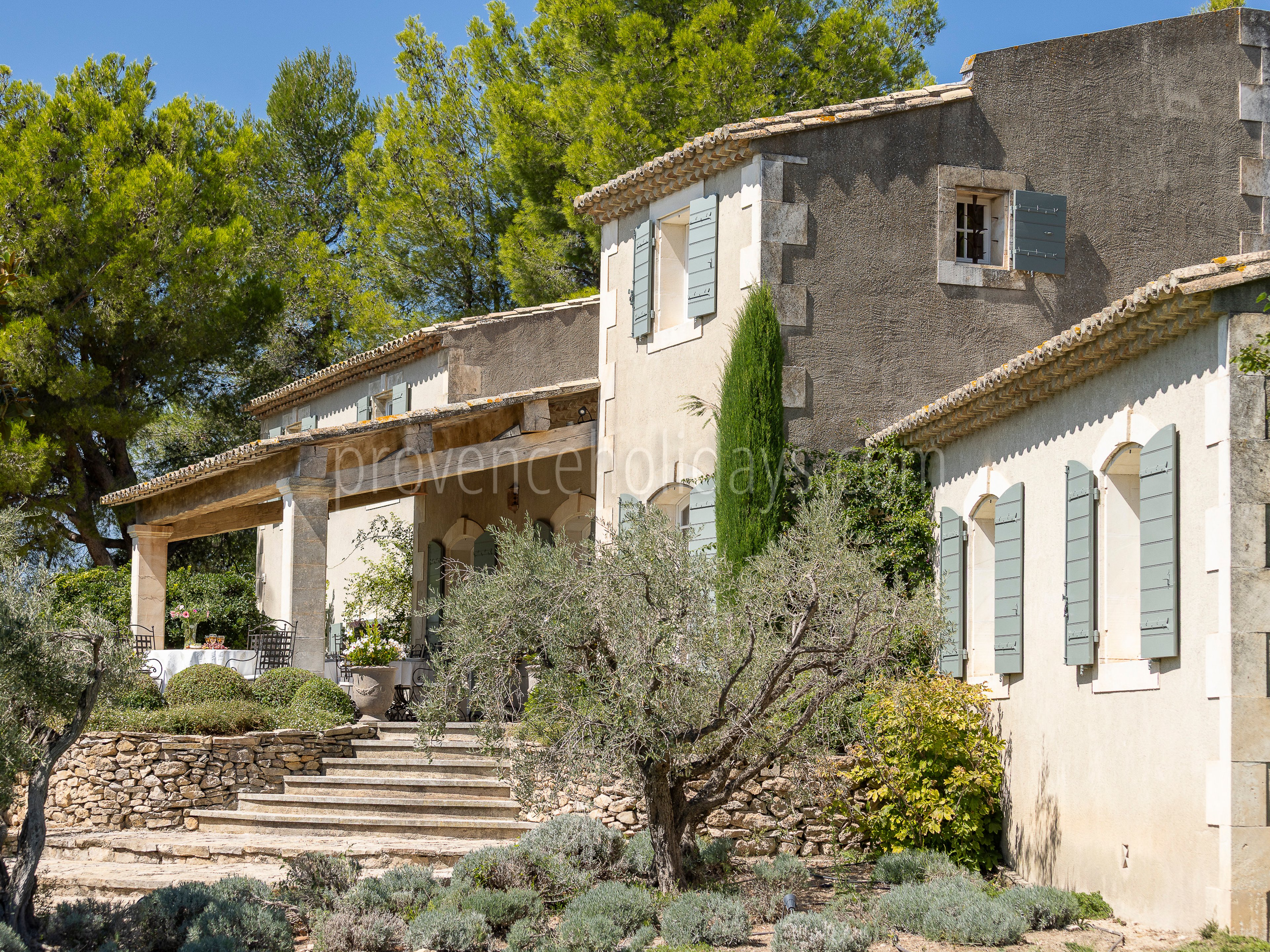 -1 - Le Mas de l\'Auro: Villa: Exterior