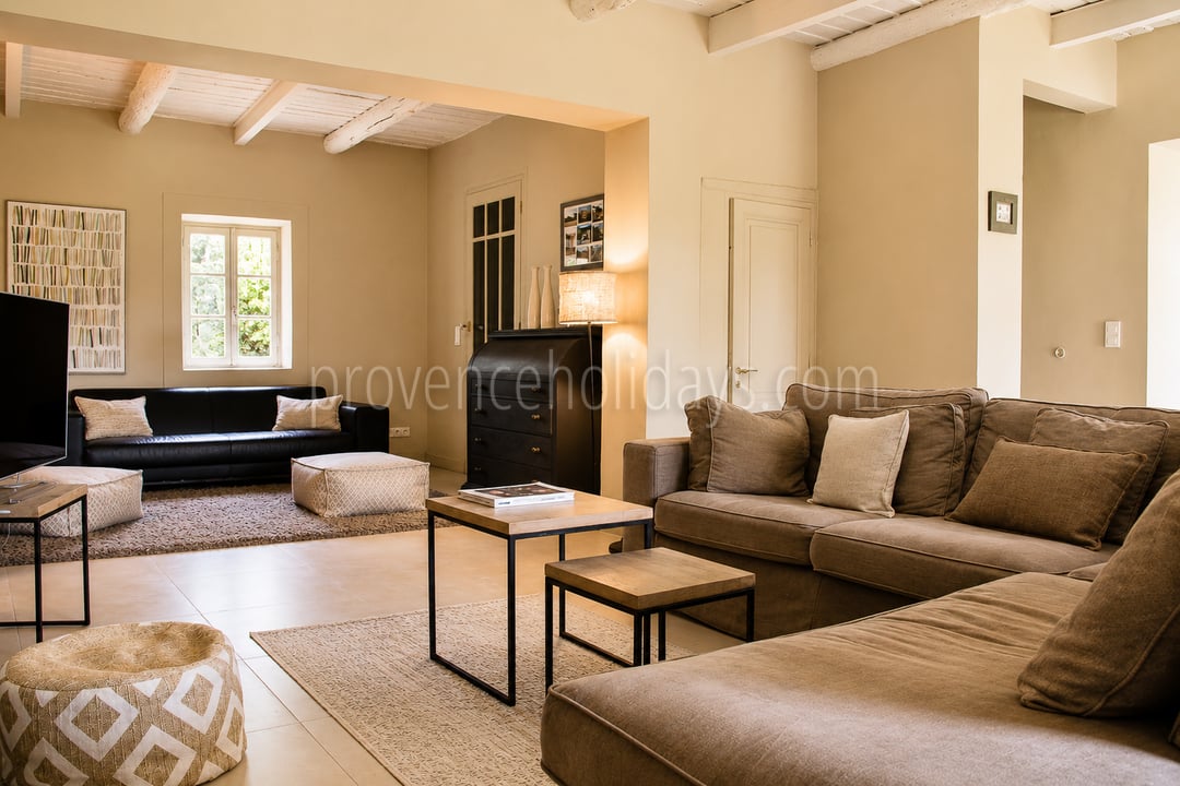 21 - Bauernhaus mit Blick auf den Luberon: Villa: Interior