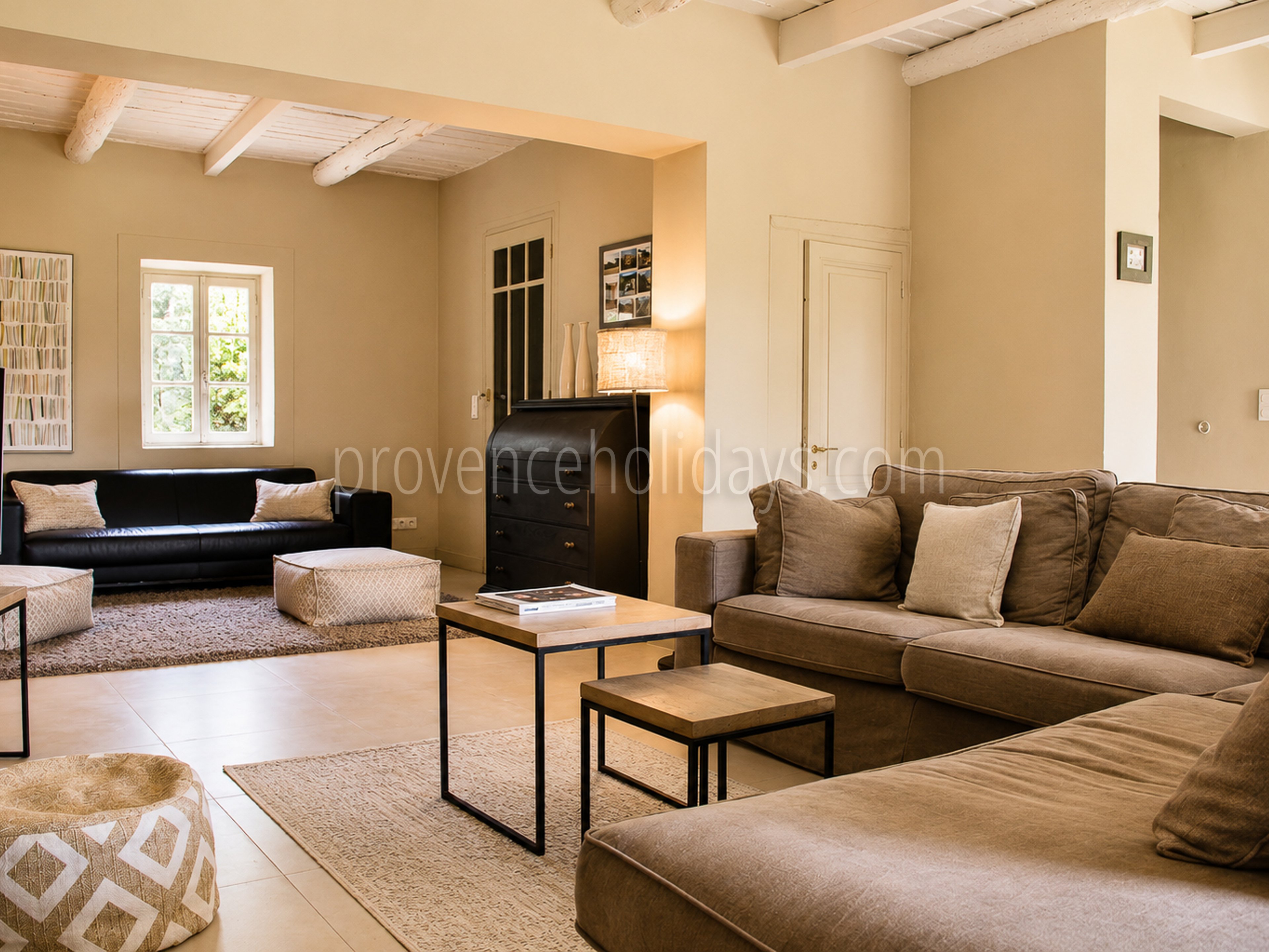 21 - Bauernhaus mit Blick auf den Luberon: Villa: Interior
