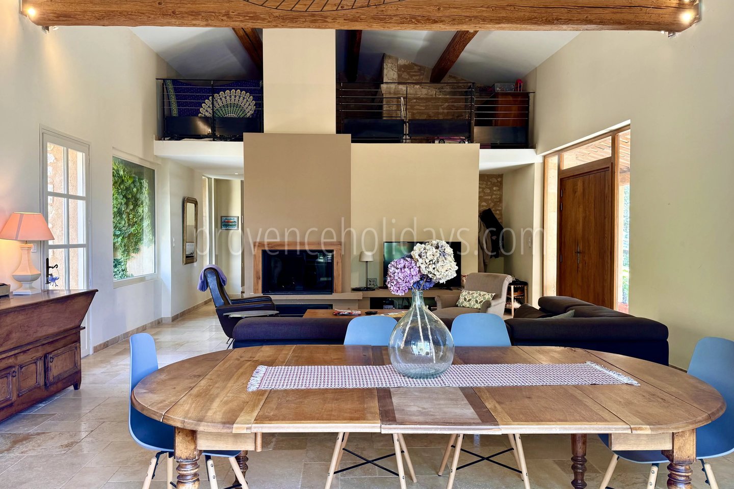 2 - Renovated château in Gordes: Villa: Interior