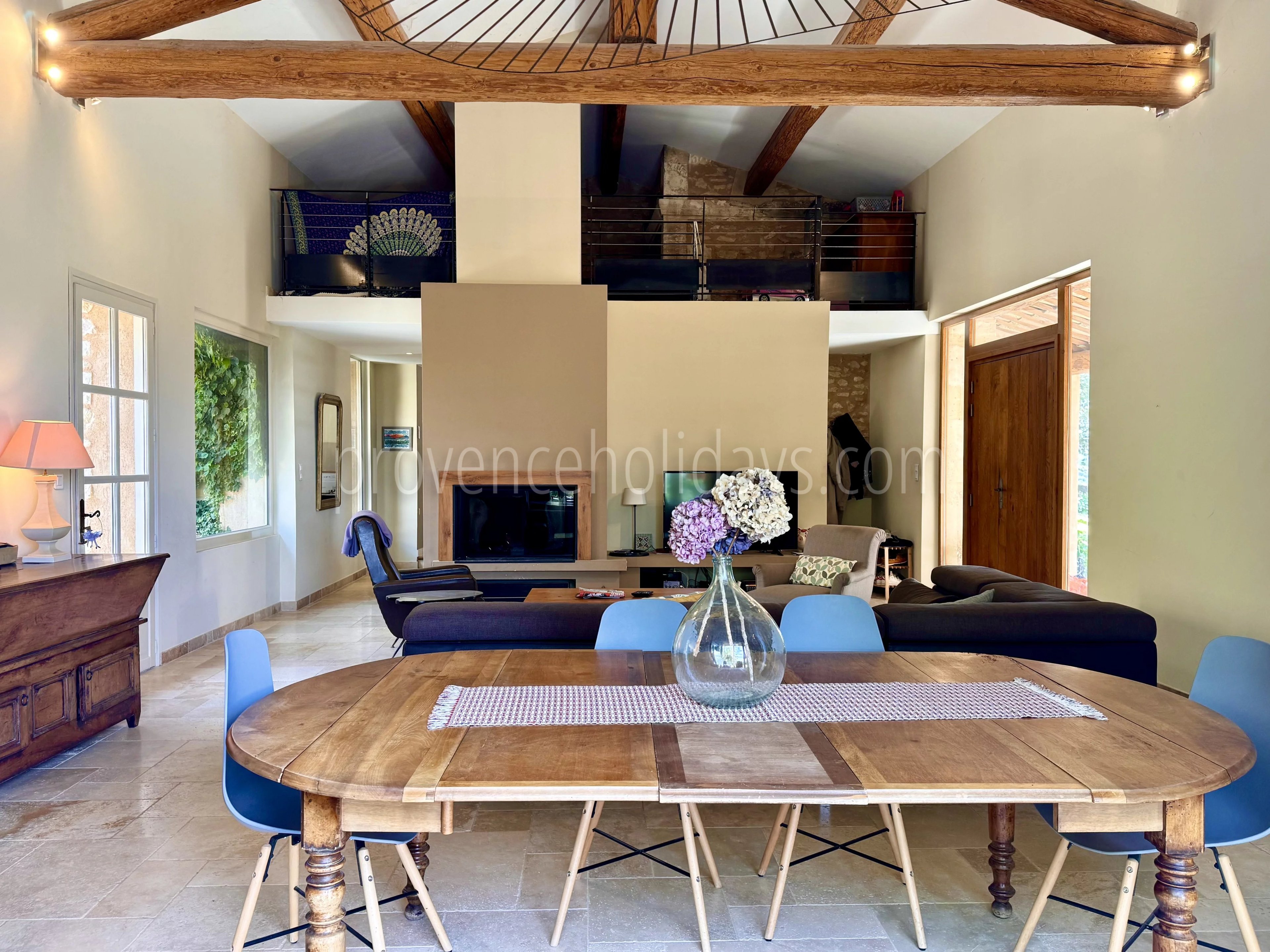 2 - Renovated château in Gordes: Villa: Interior