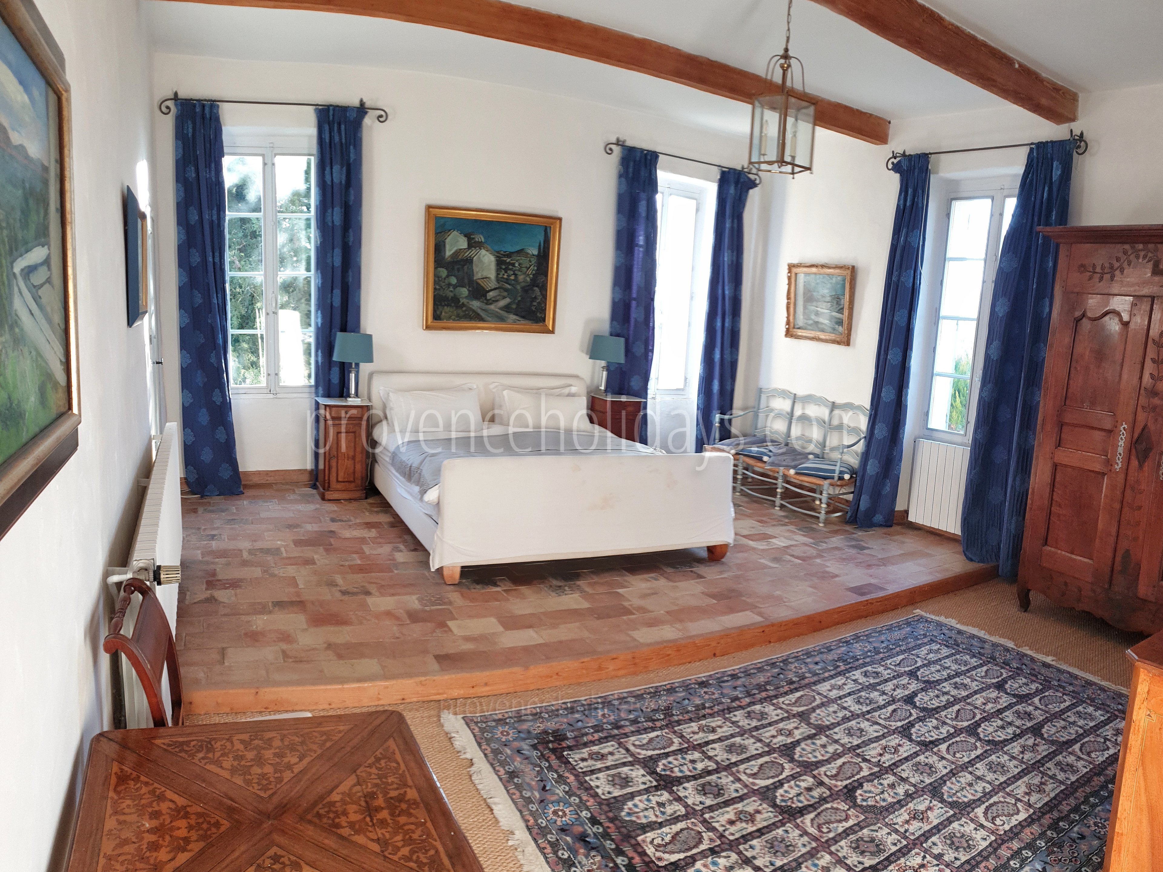 68 - Mas Lambesc: Villa: Interior