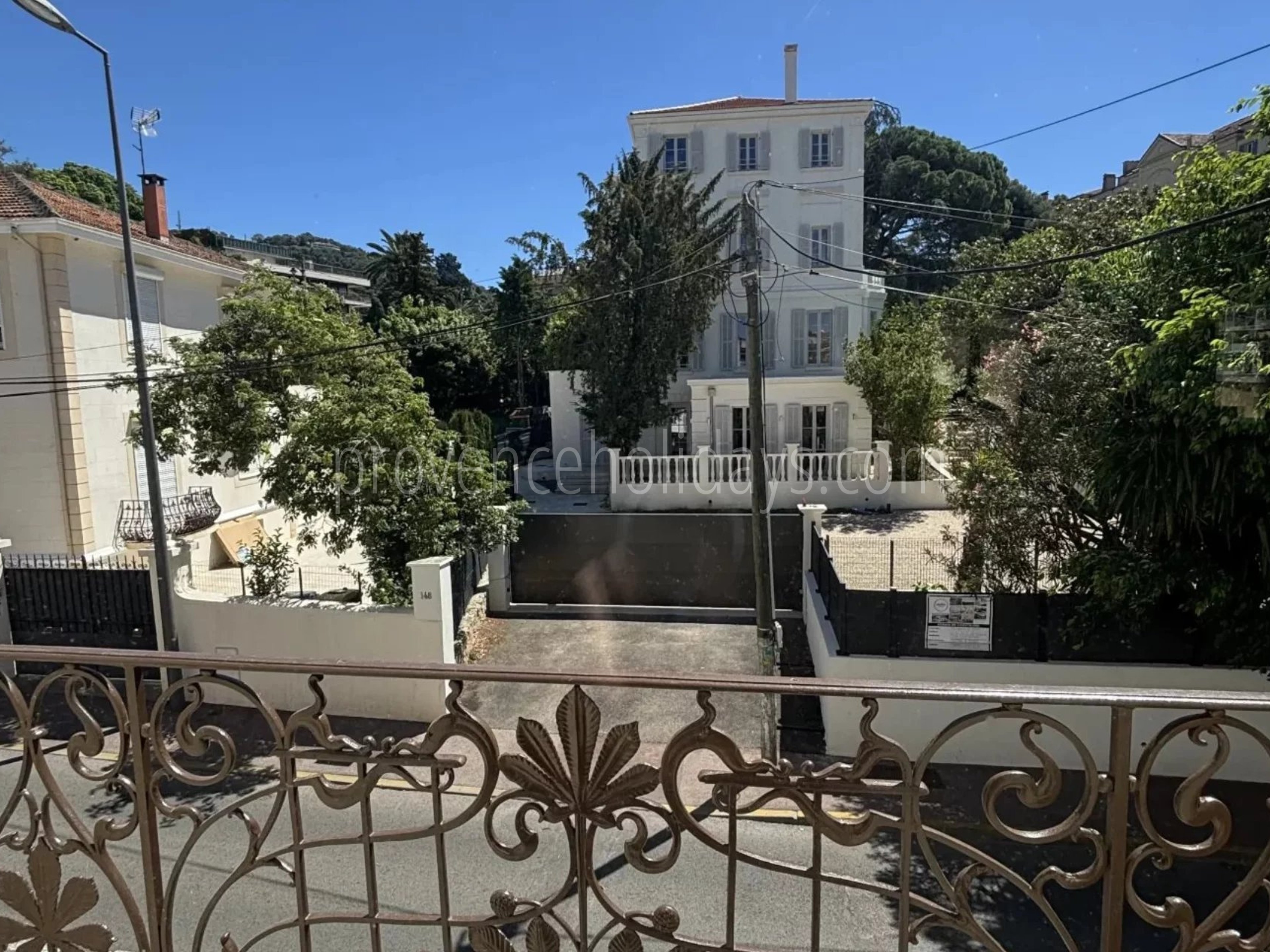 4 - House to renovate in Cannes: Villa: Exterior