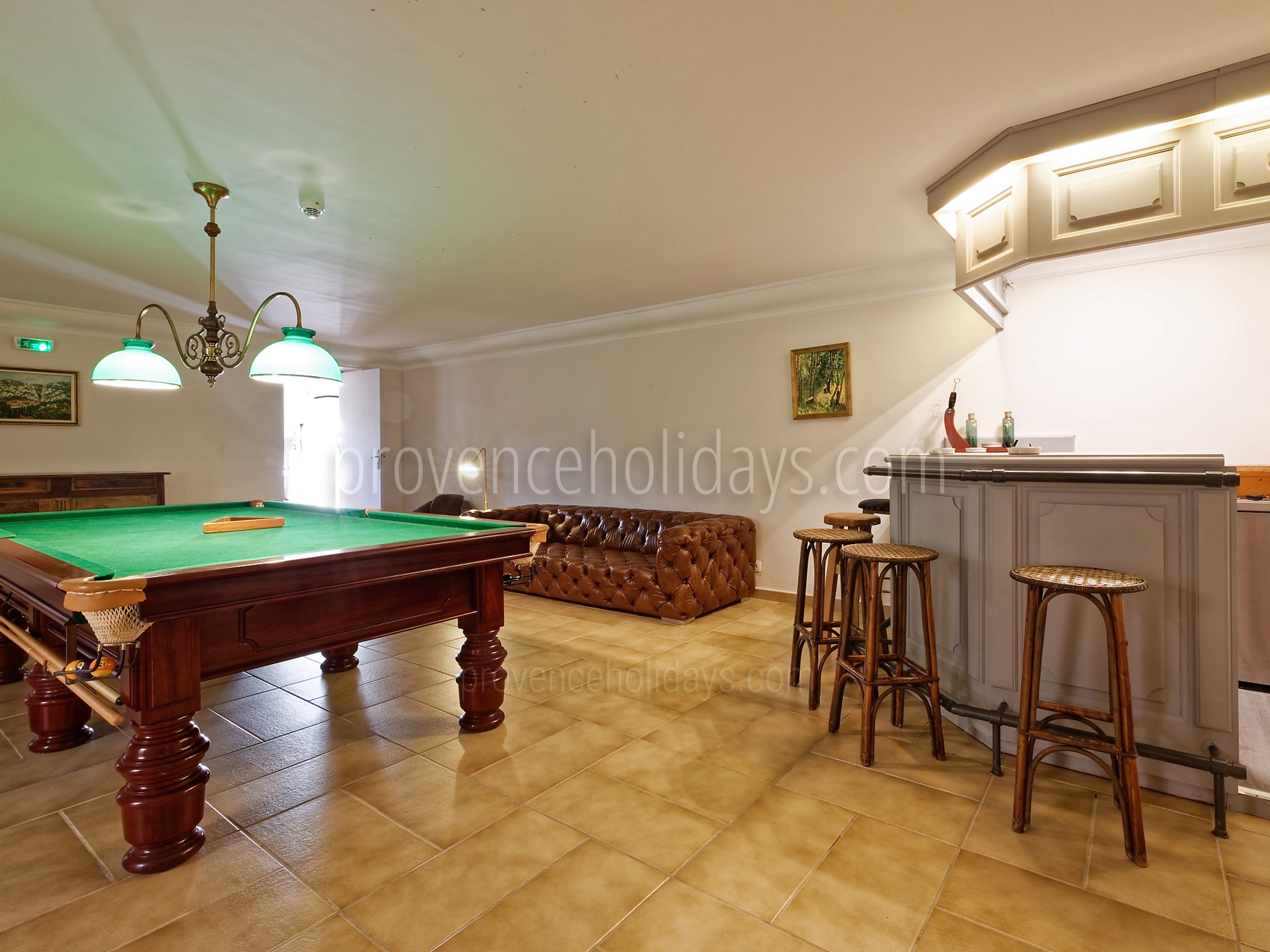 74 - Villa Garrigue: Villa: Interior