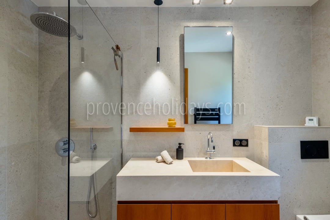 22 - Gerenoveerde villa in Rayol-Canadel-sur-Mer: Villa: Bathroom