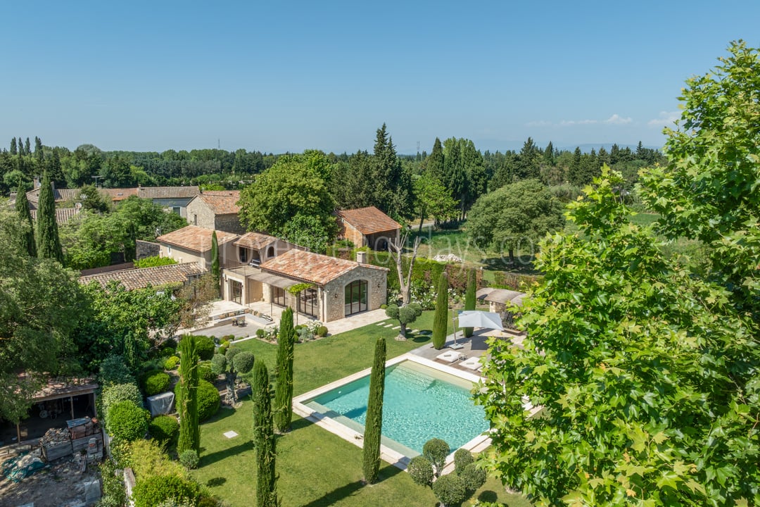 31 - Mas de la Calade: Villa: Exterior