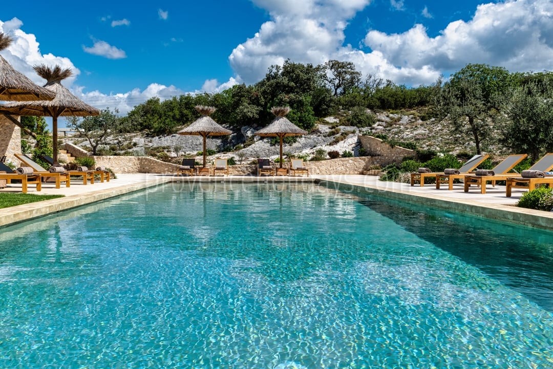 2 - Mas de Pierre: Villa: Pool