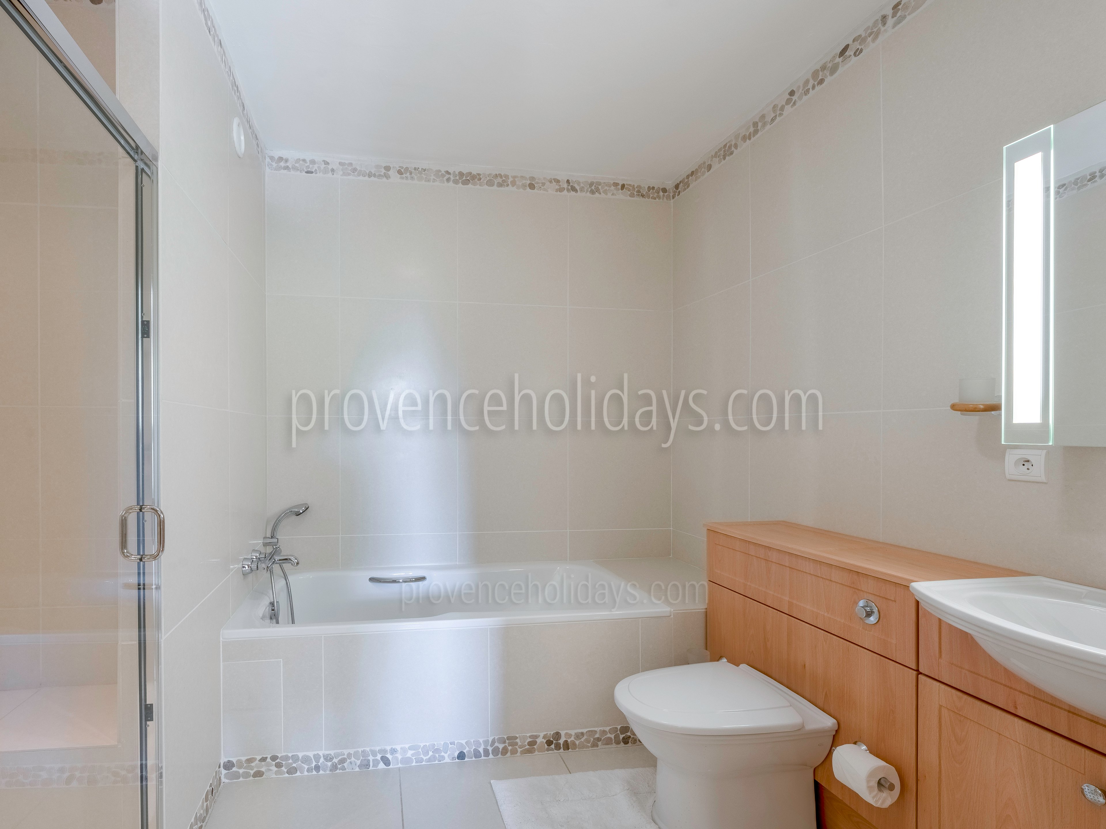 29 - La Pierre d\'Or: Villa: Bathroom