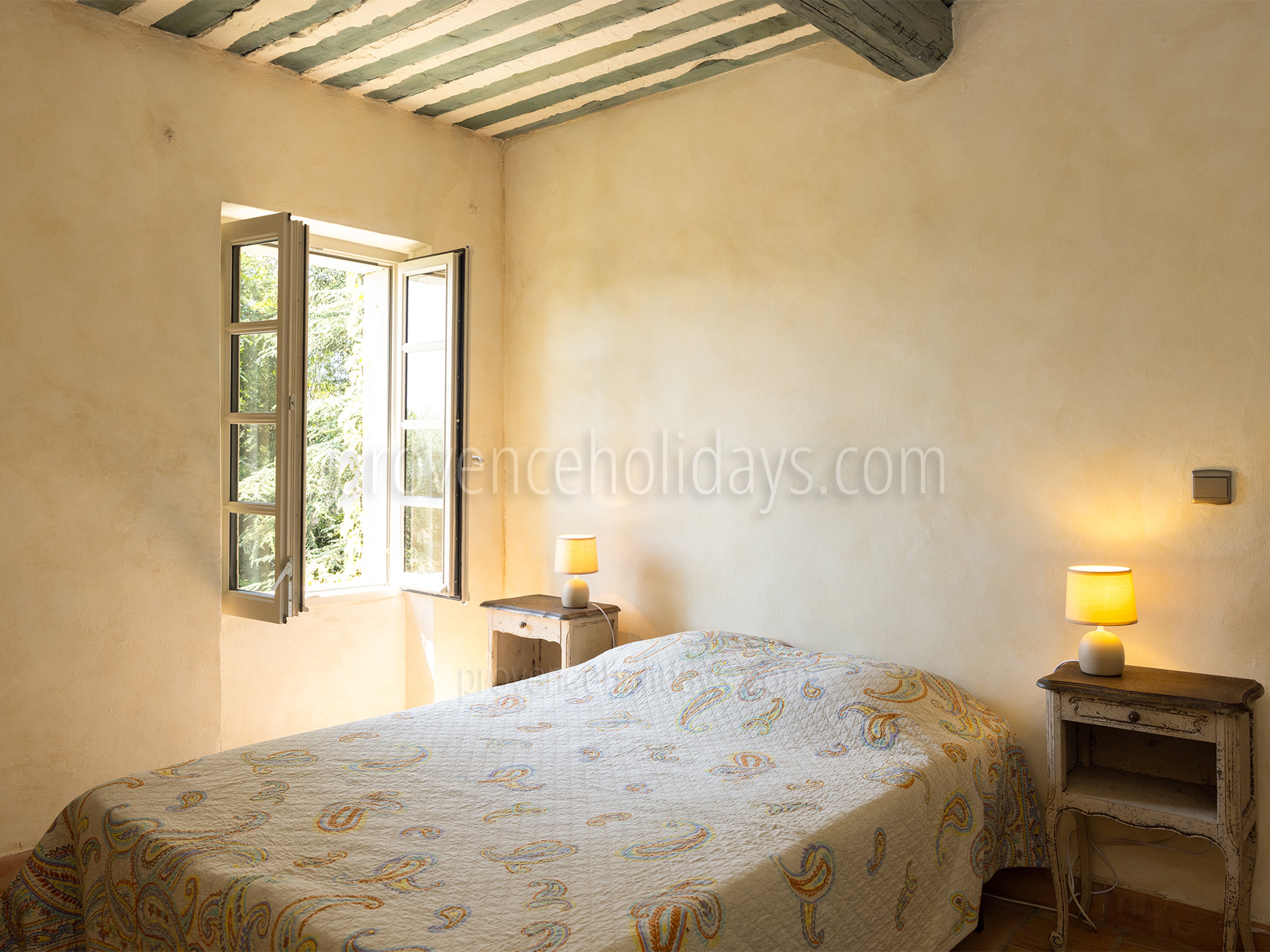 35 - Pine Lodge: Villa: Bedroom