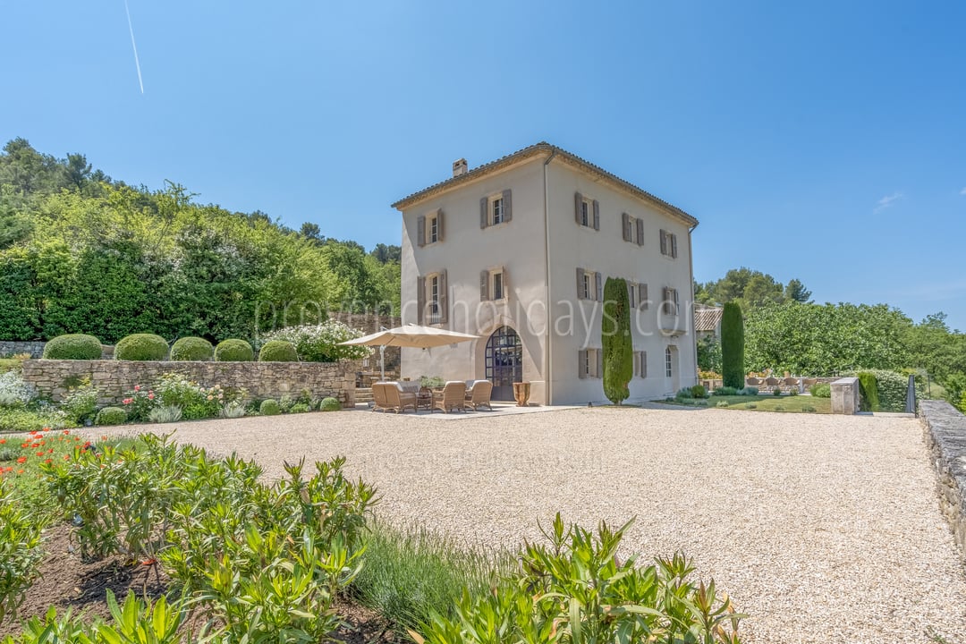 8 - Bastide des Magnans: Villa: Exterior