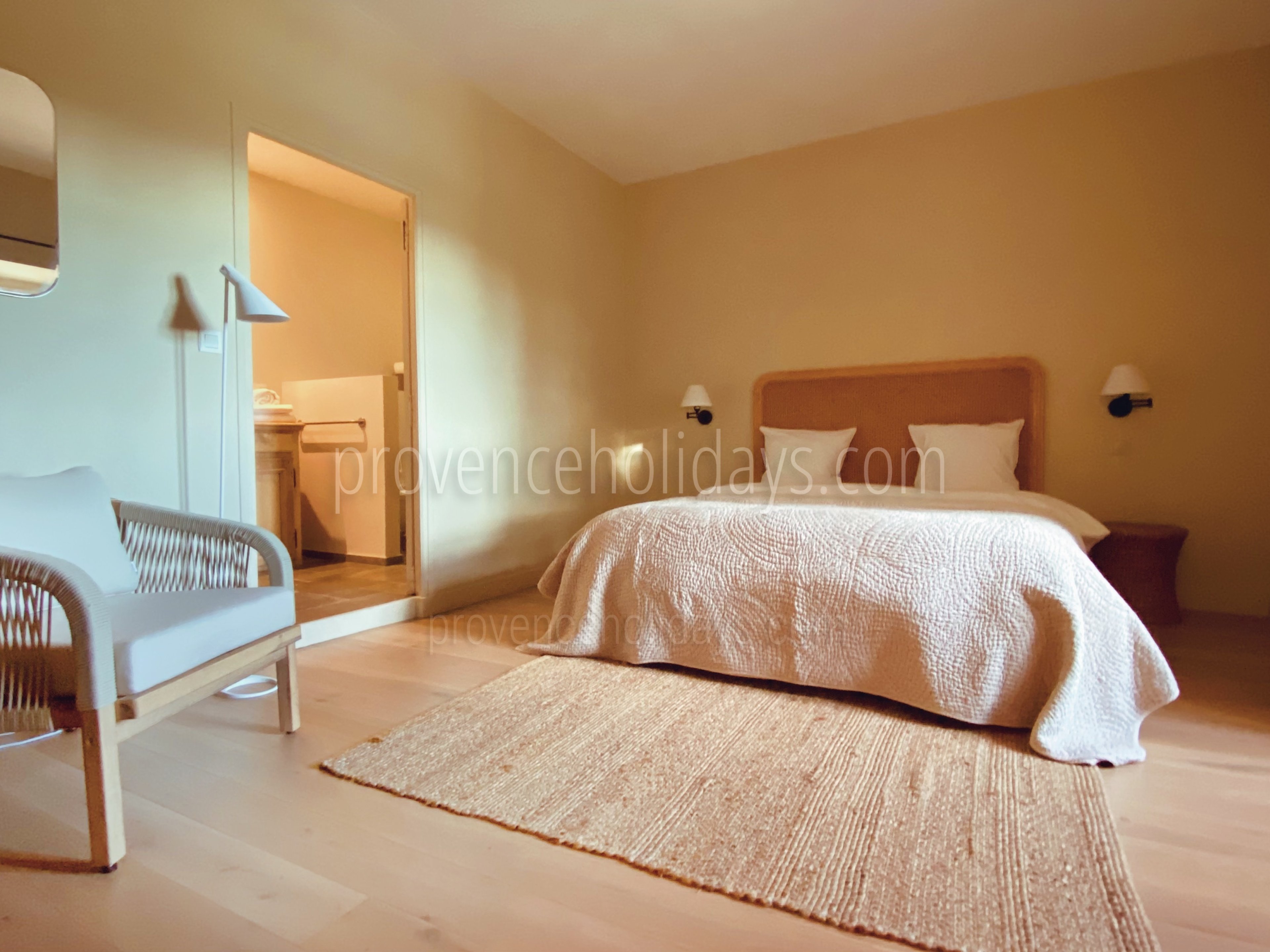 7 - Mas de Réauville: Villa: Bedroom