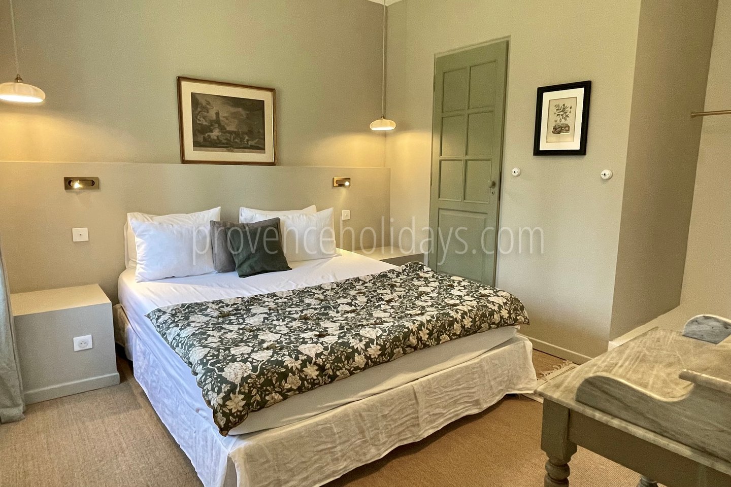 32 - Le Mas des Figues: Villa: Bedroom