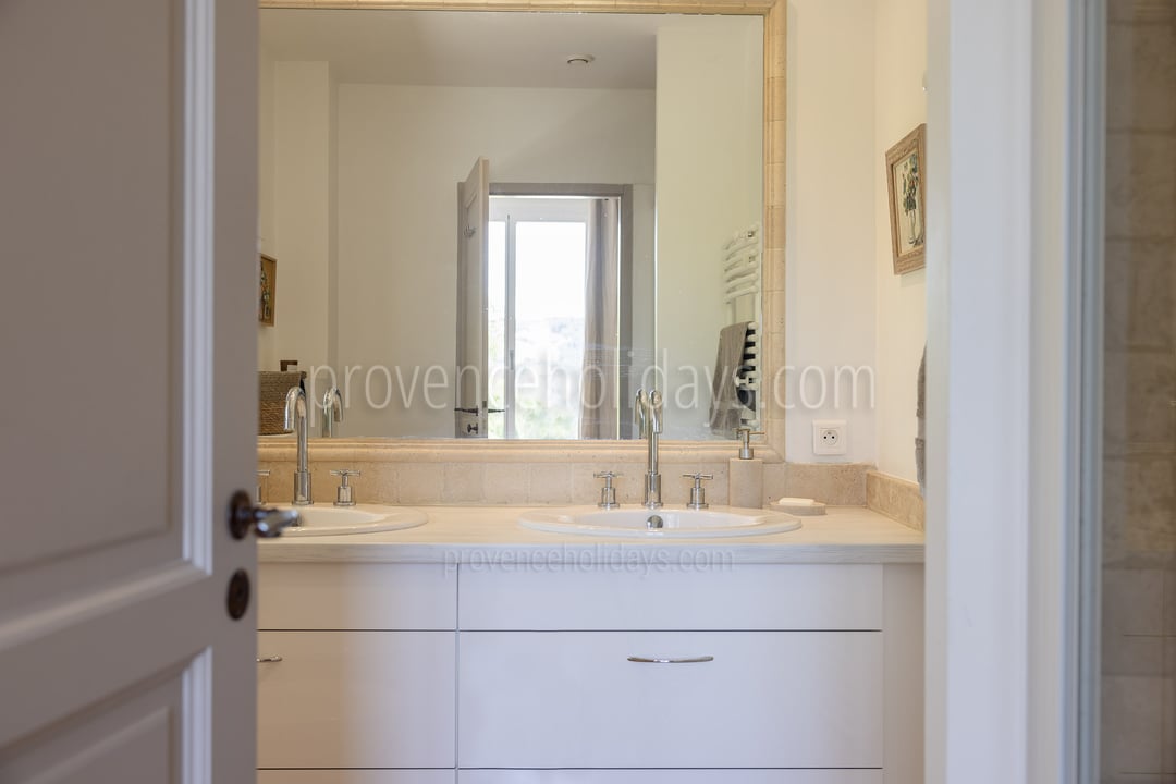 28 - Maison des écoliers: Villa: Bathroom