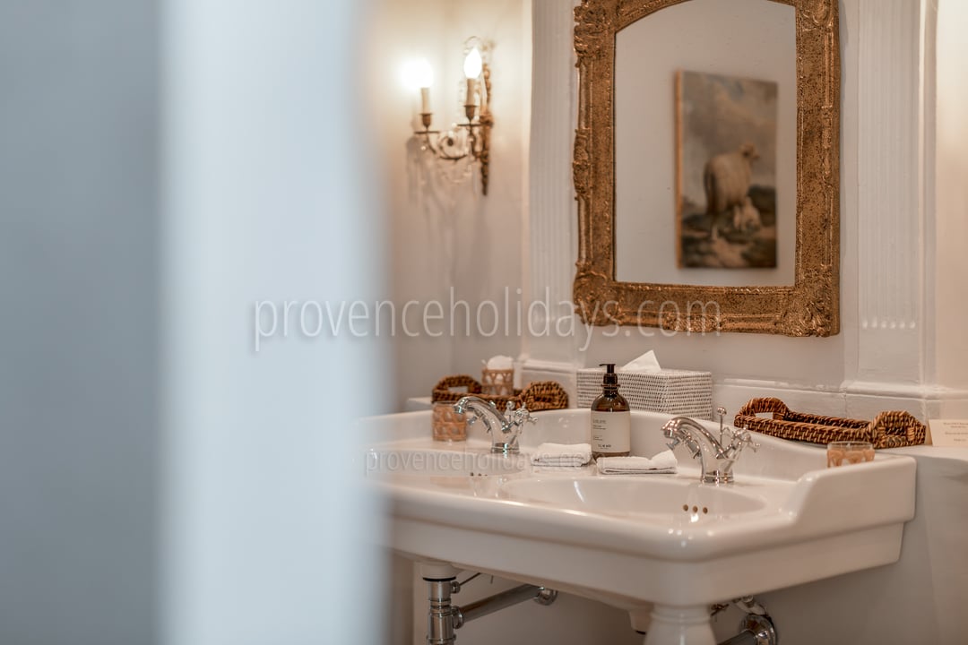 49 - La Bastide Incarnat: Villa: Bathroom