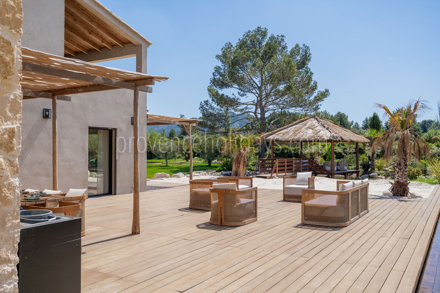 18 - Les Jardins des Alpilles: Villa: Exterior