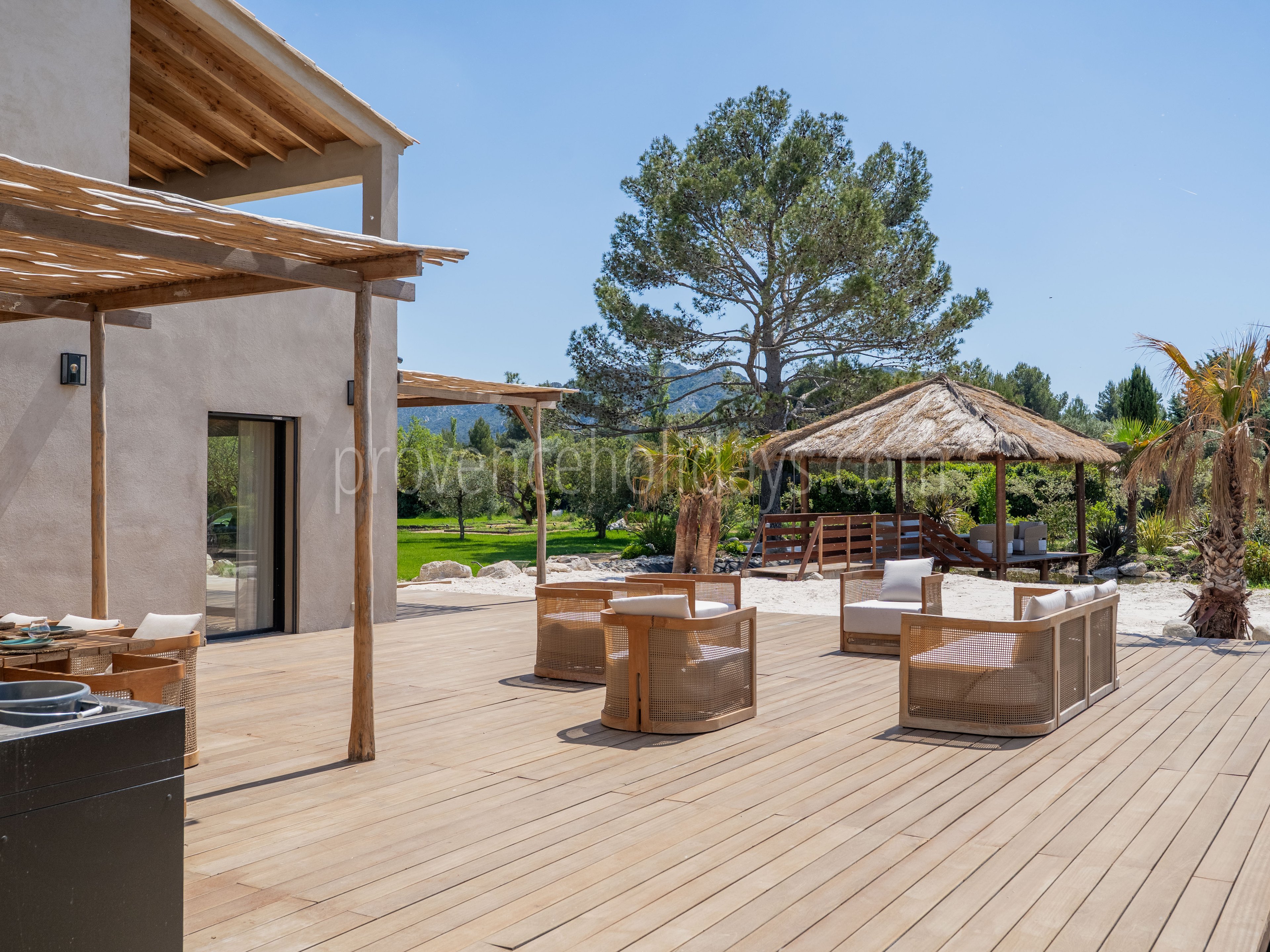 18 - Les Jardins des Alpilles: Villa: Exterior