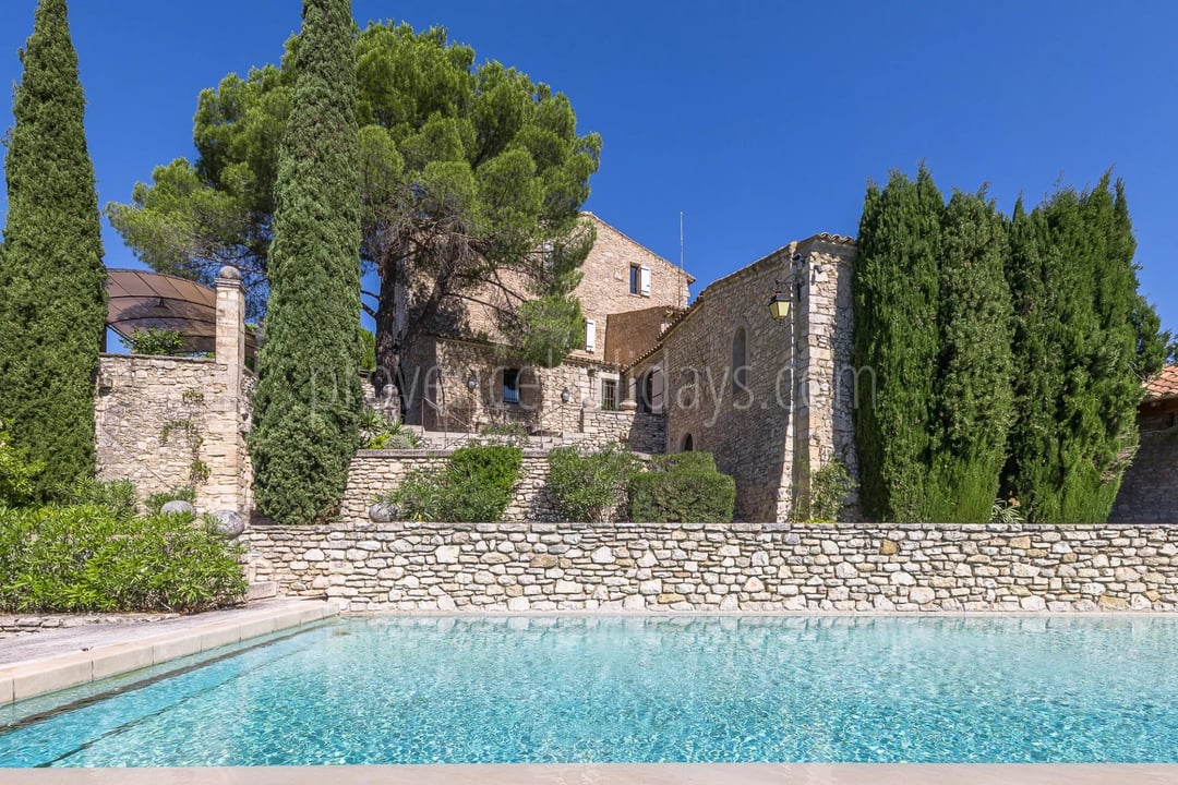 7 - Historic residence in Gordes: Villa: Pool
