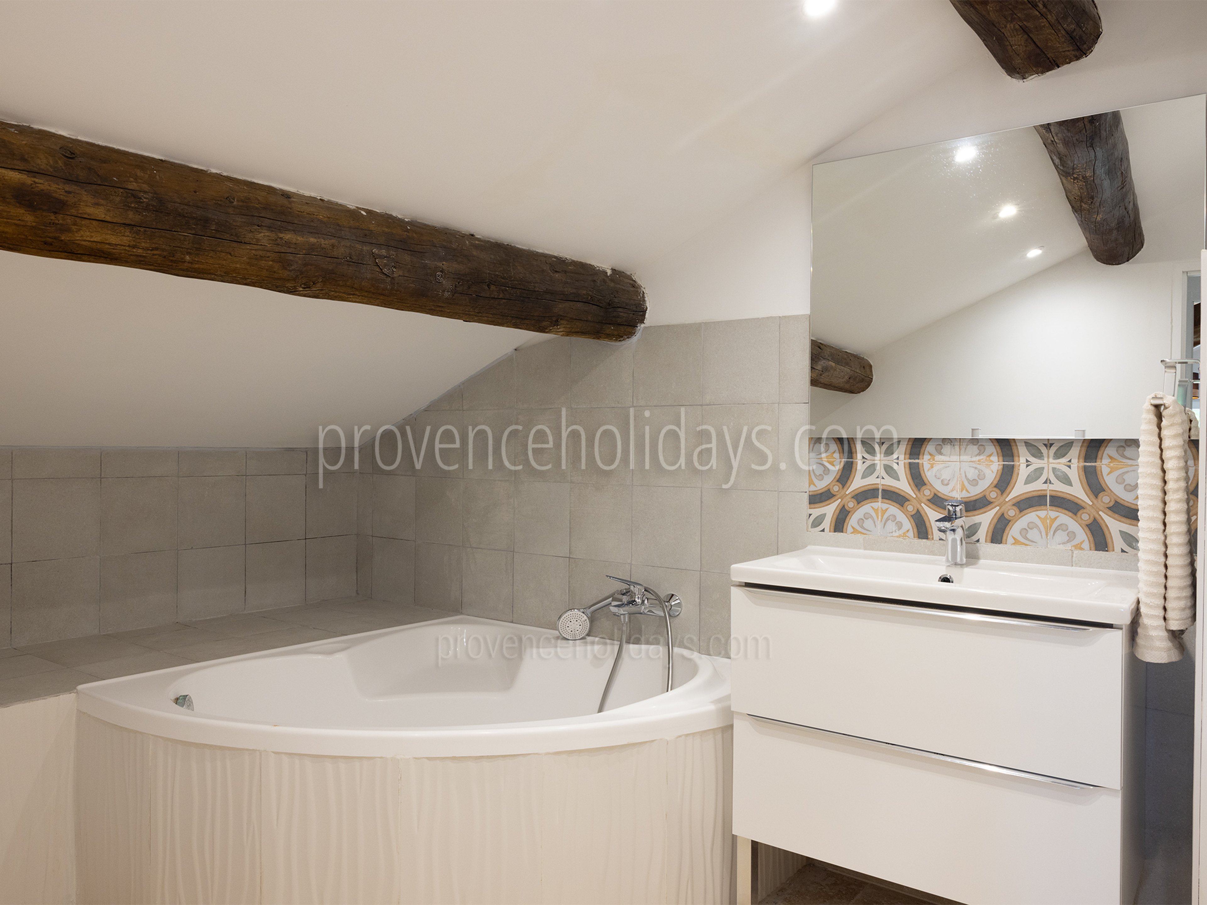 37 - La Bastide Lavande: Villa: Bathroom