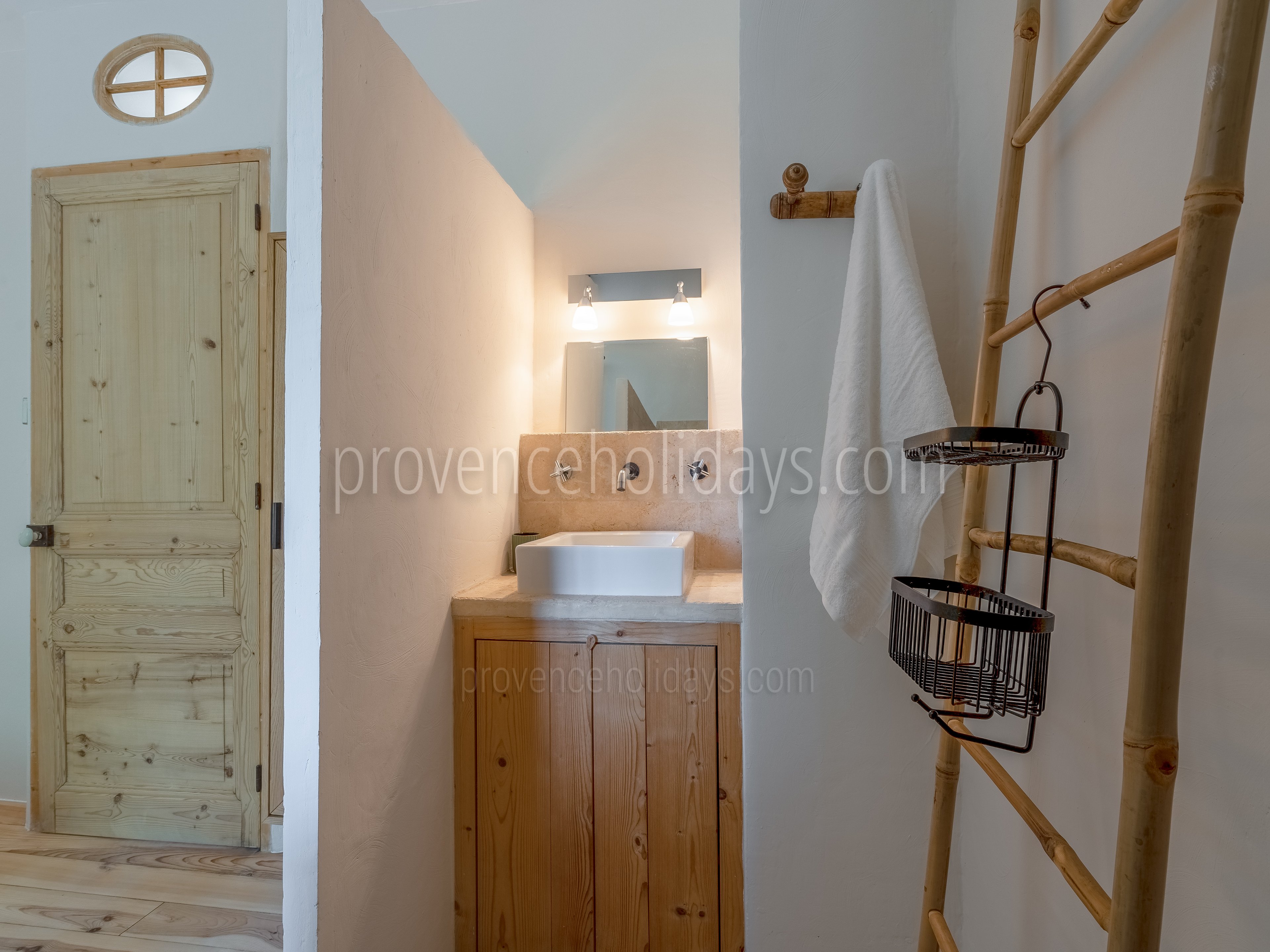 16 - Mas du Peyron: Villa: Bathroom
