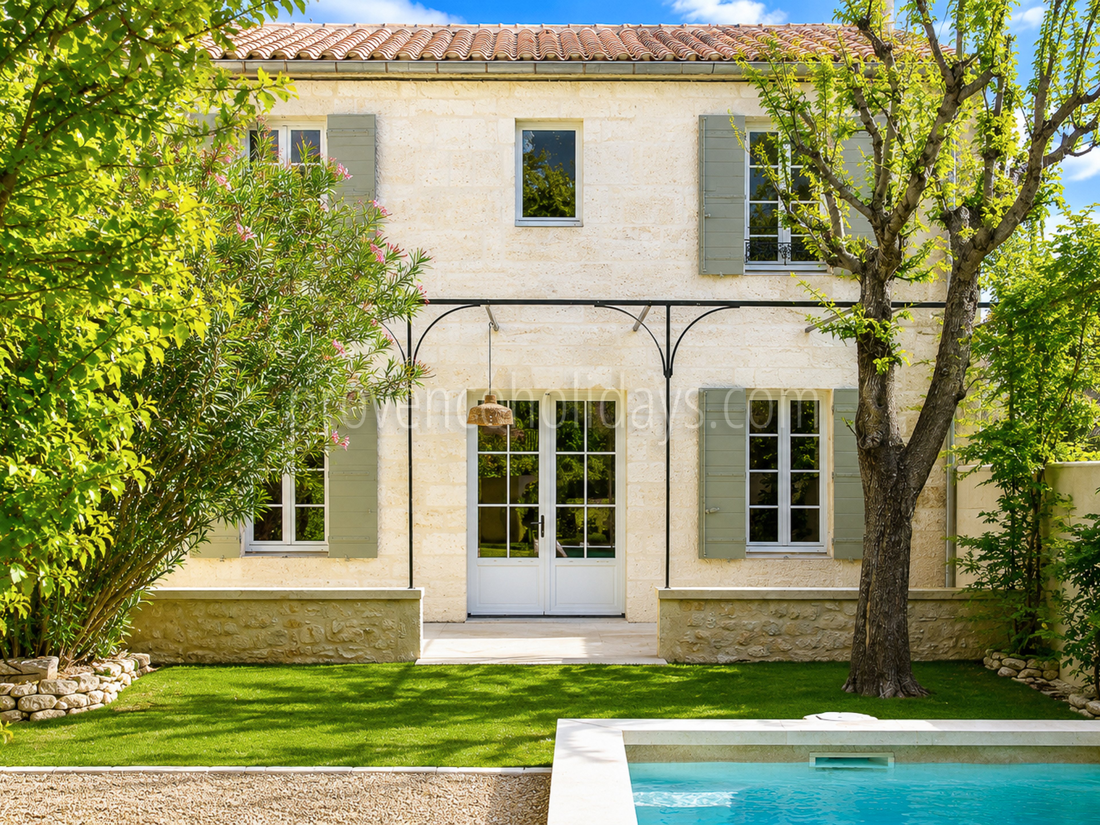 1 - Renoviertes Dorfhaus in Maussane-les-Alpilles: Villa: Exterior