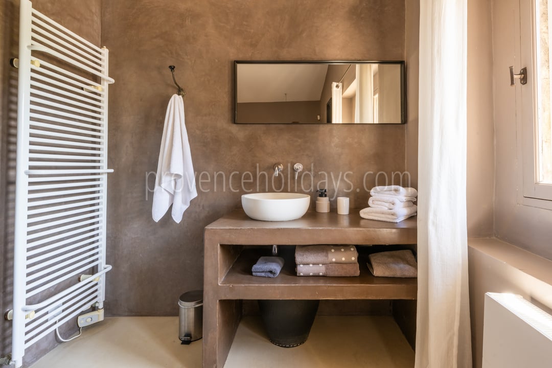 21 - Le Mas aux Gargouilles: Villa: Bathroom