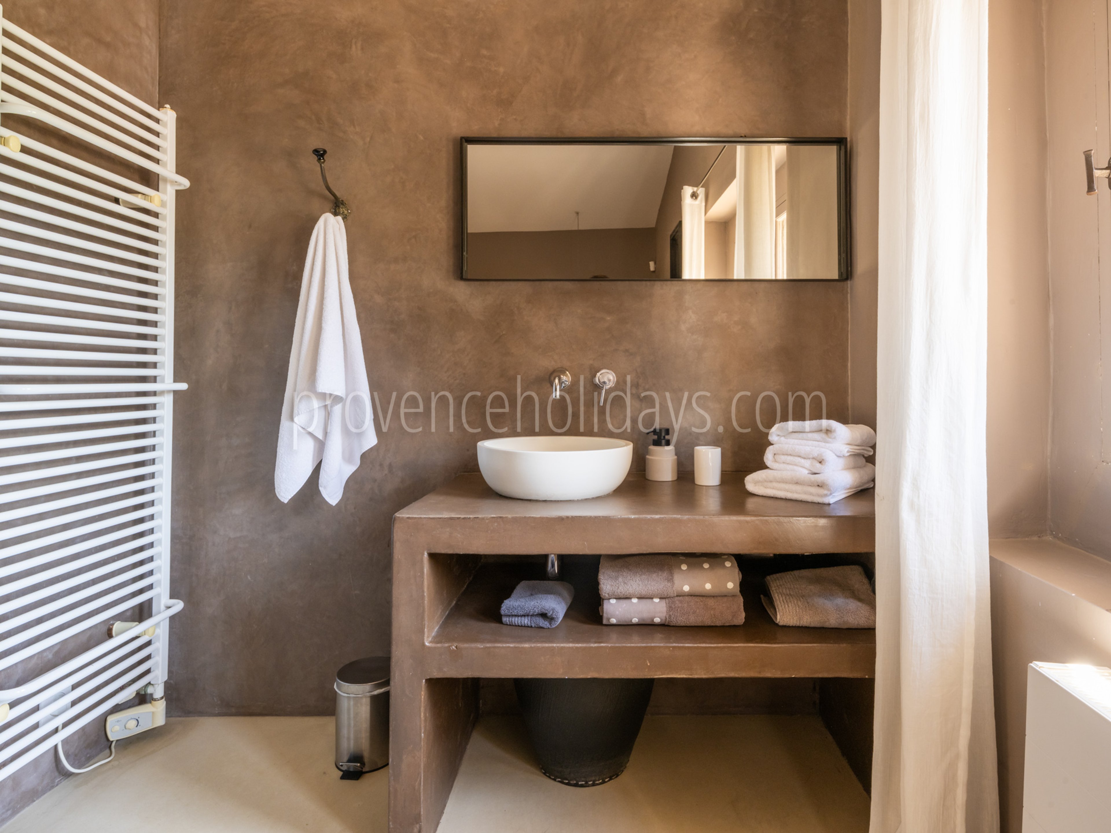 21 - Le Mas aux Gargouilles: Villa: Bathroom
