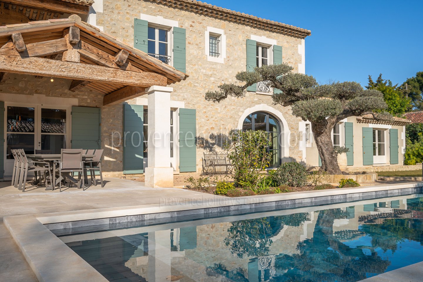 38 - Mas Lucie: Villa: Exterior