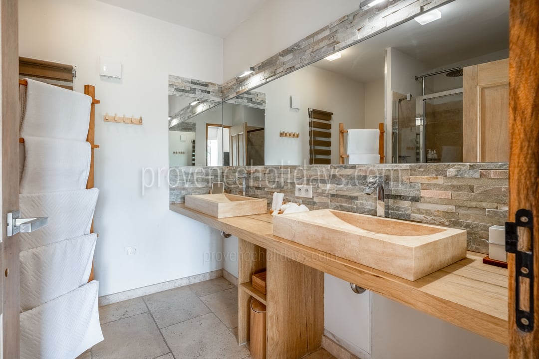 56 - Mas des Vignes: Villa: Bathroom
