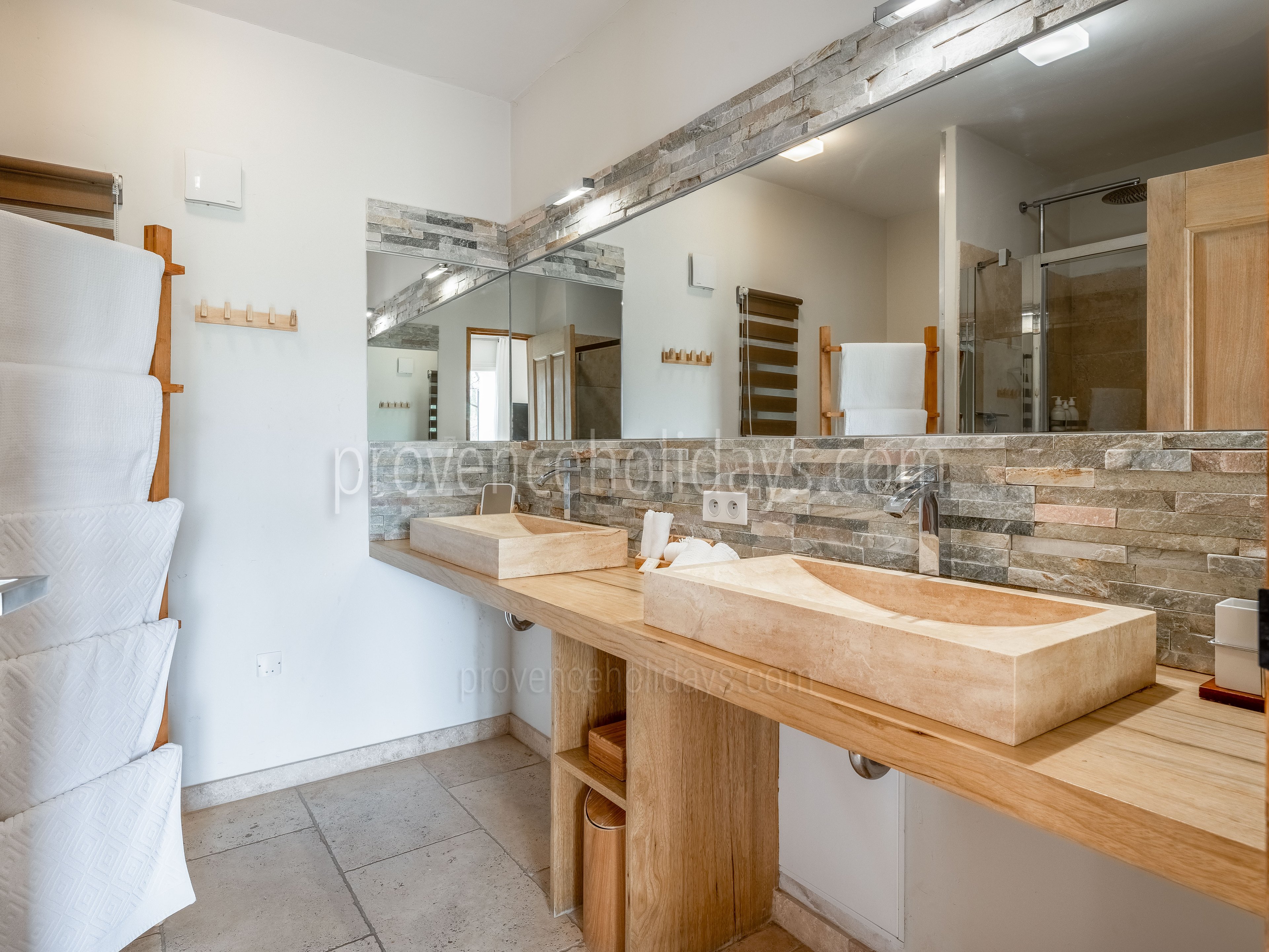 56 - Mas des Vignes: Villa: Bathroom