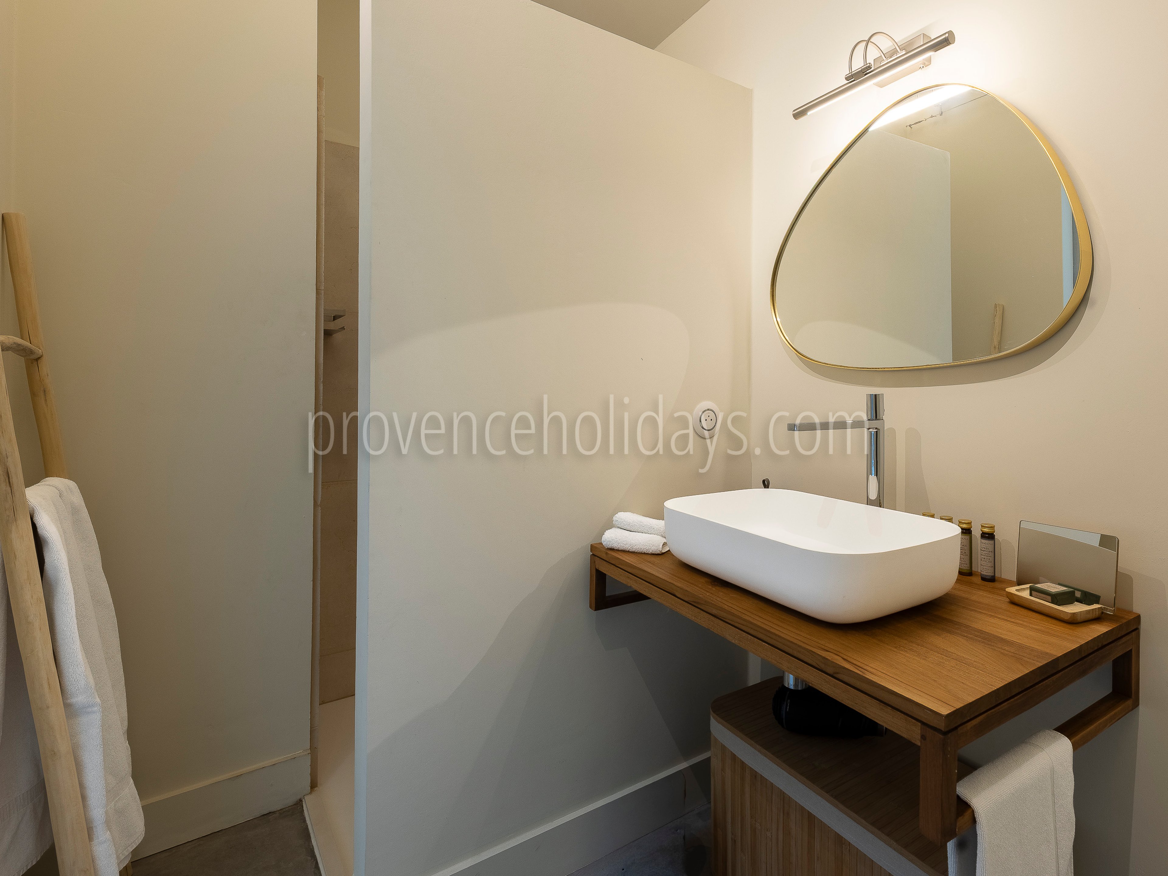 25 - Le Domaine de L\'Or Vert: Villa: Bathroom