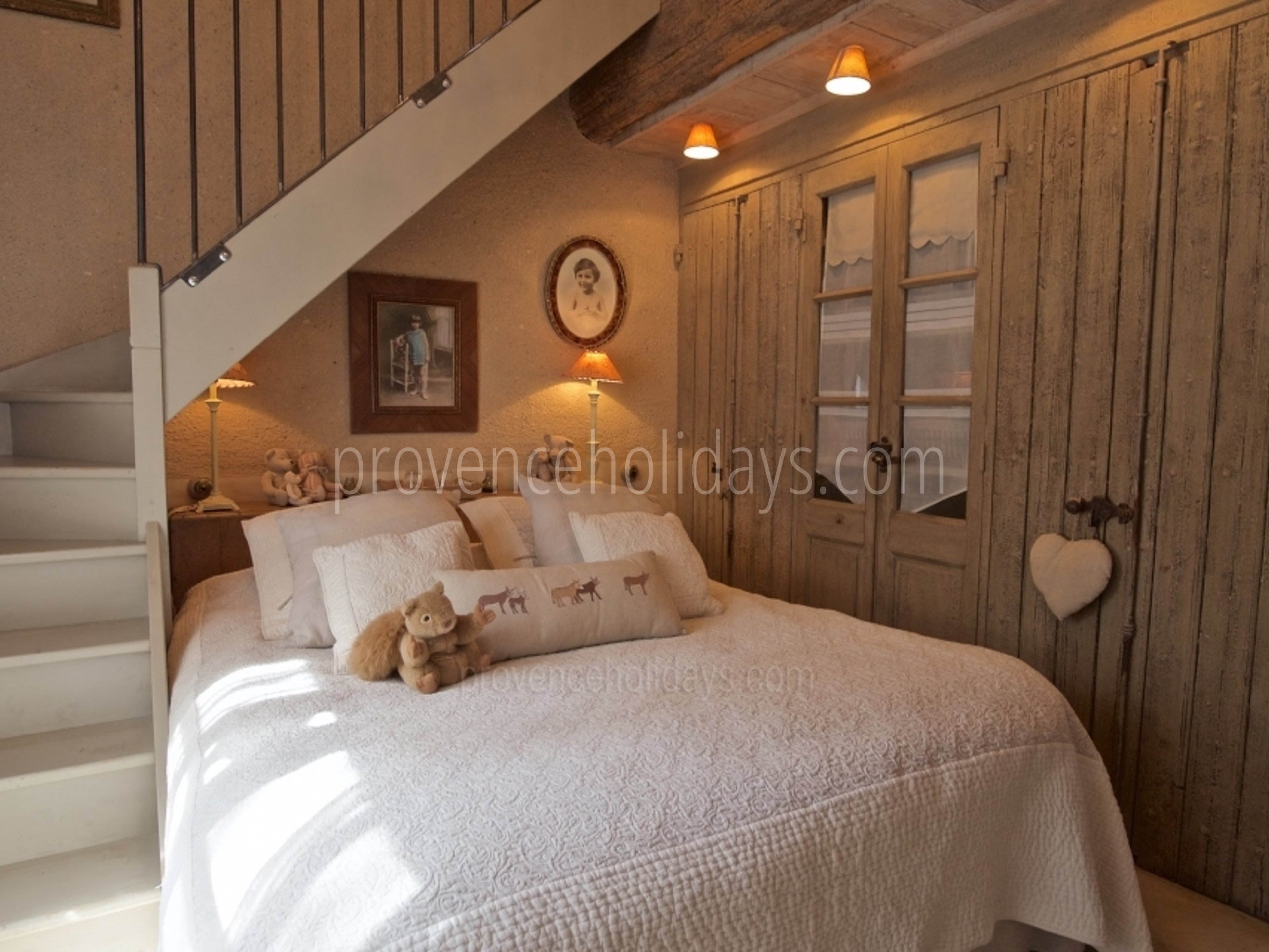 46 - Le Mas des Lavandes: Villa: Bedroom