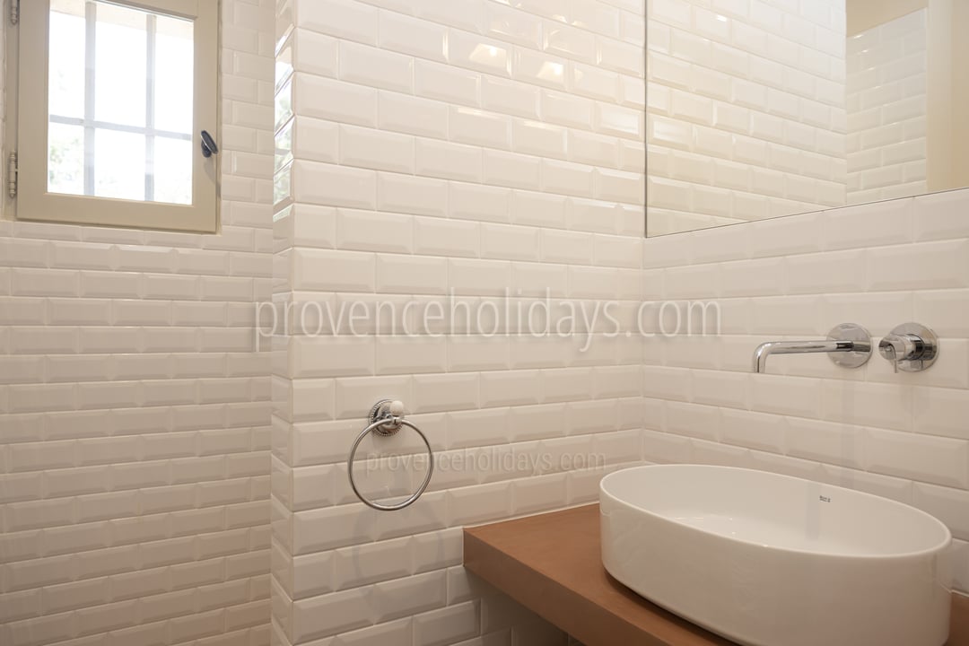 28 - Le Mas des Jardins: Villa: Bathroom