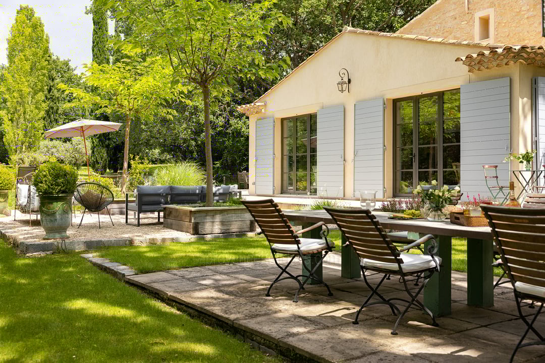 2 - Le Mas d\'Ansouis: Villa: Exterior