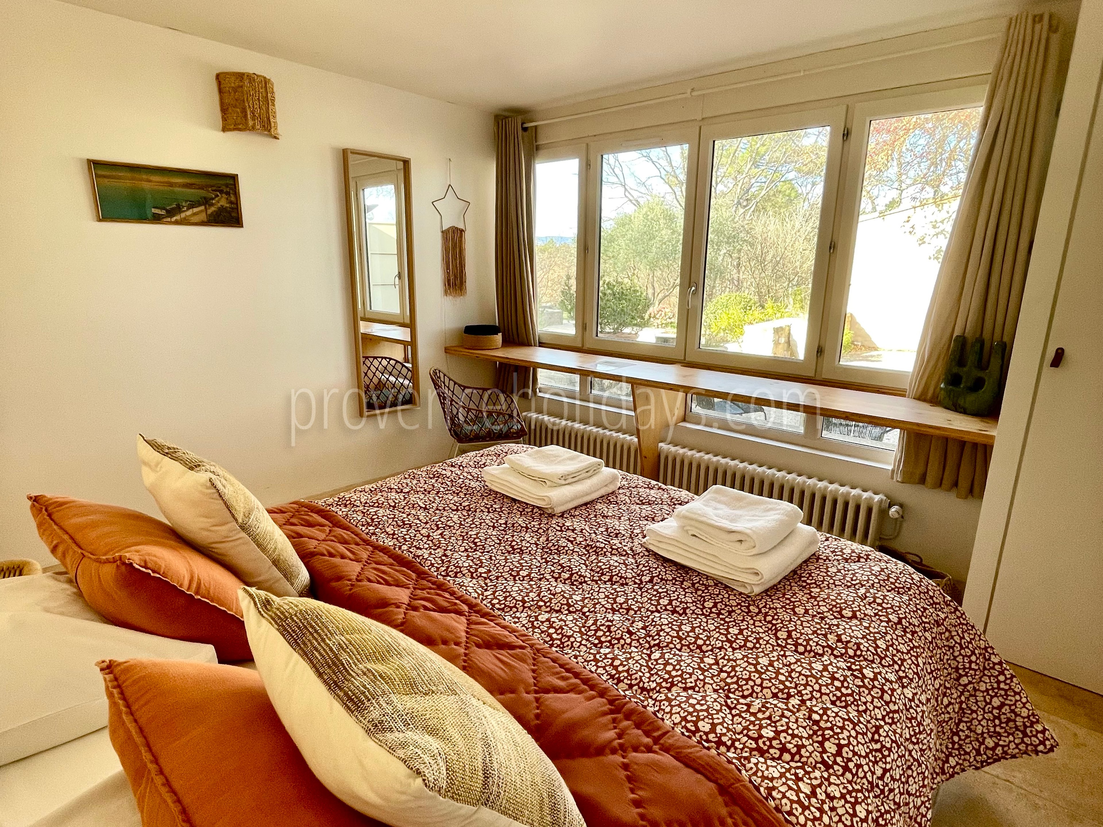 44 - Le Hameau de Goult: Villa: Bedroom 6