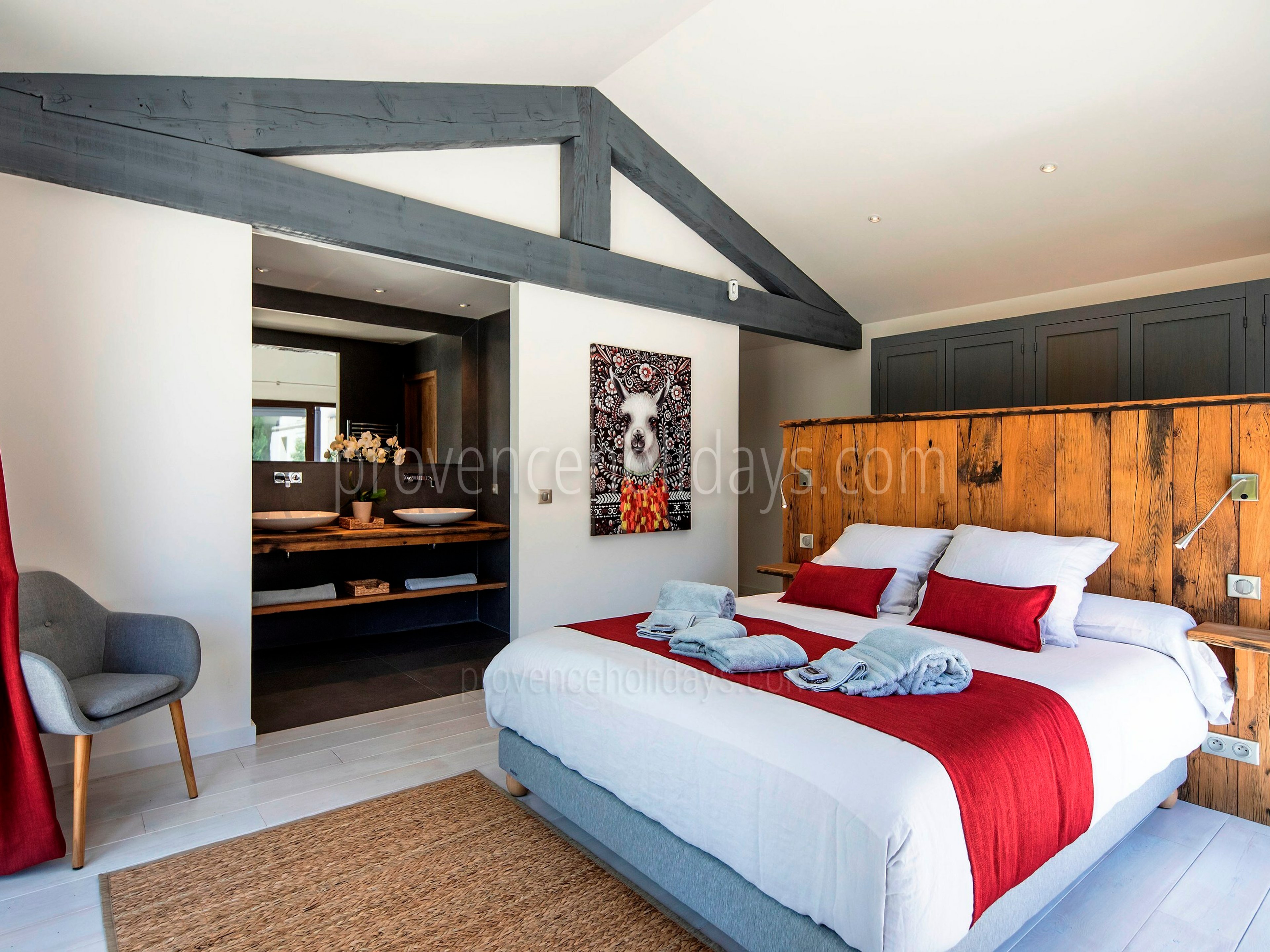 4 - Mas Luna: Villa: Bedroom