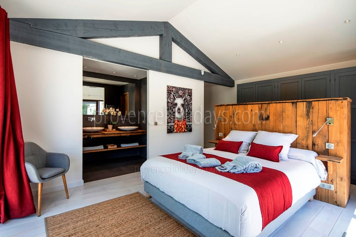 4 - Mas Luna: Villa: Bedroom