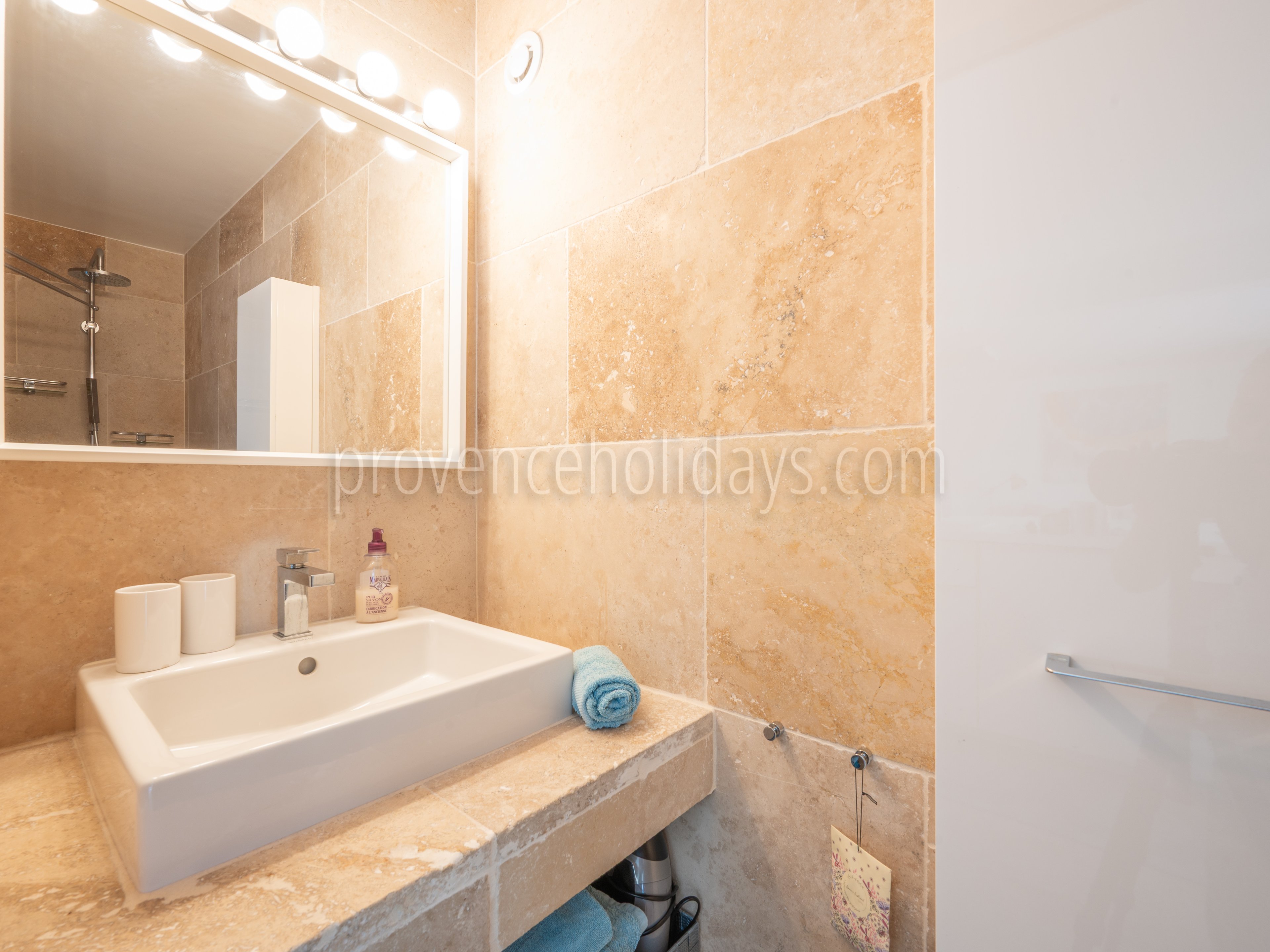 21 - La Pinède: Villa: Bathroom