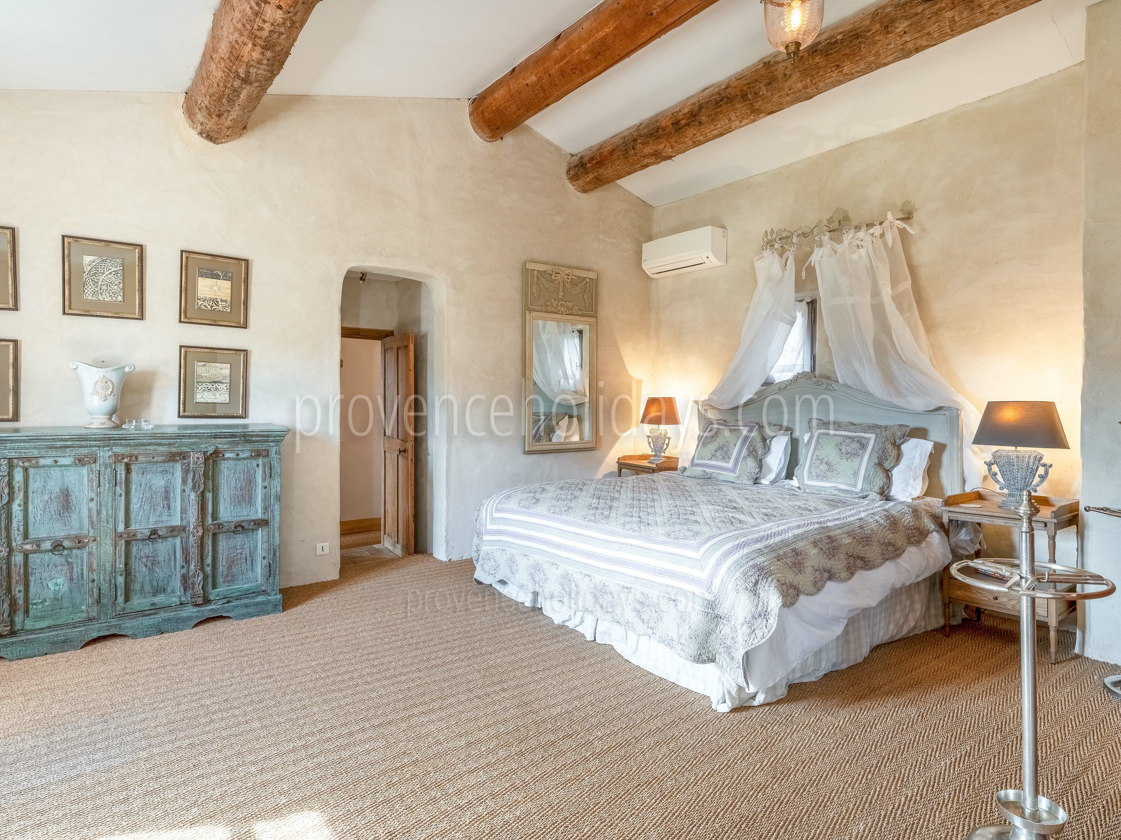 18 - Maison Paradou: Villa: Bedroom