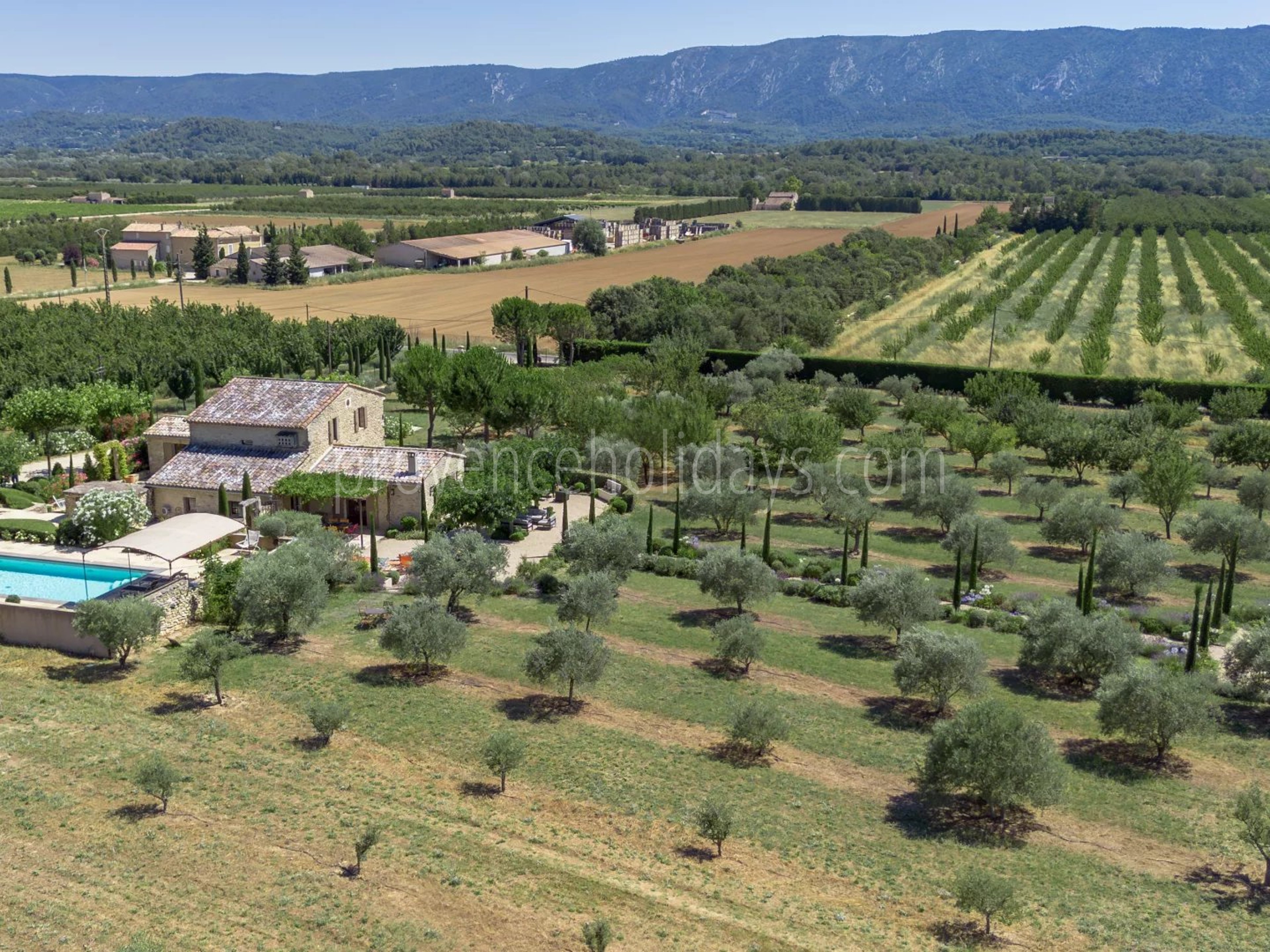 4 - Mas 1850 in Gordes: Villa: Exterior