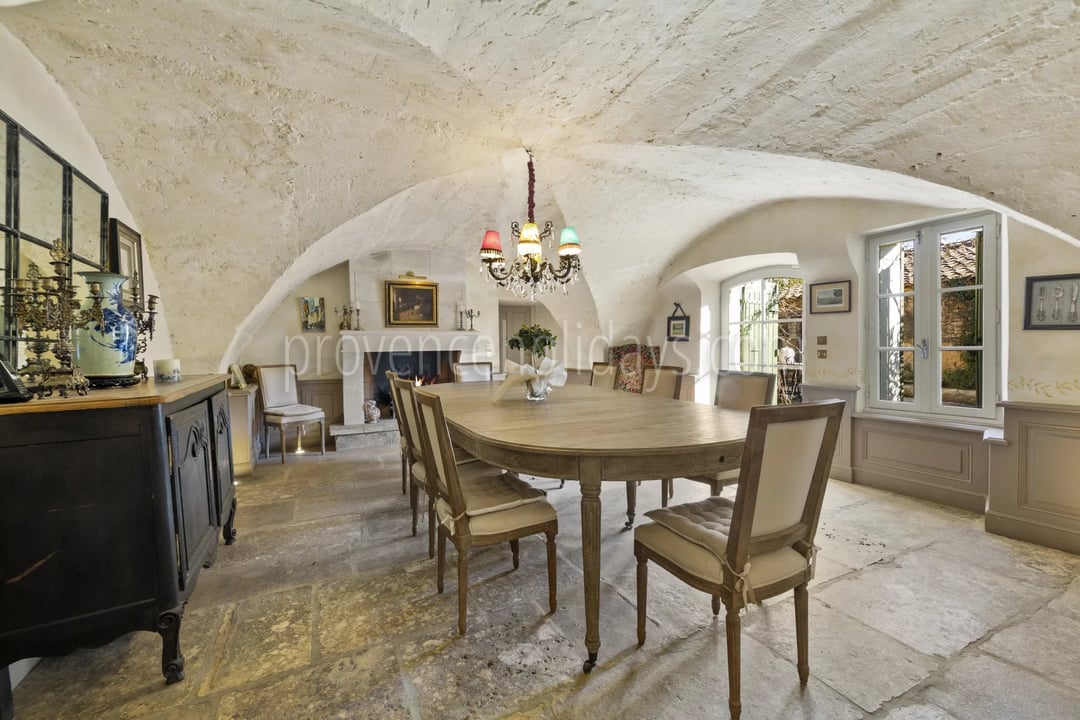 7 - Character mas in Gordes: Villa: Interior