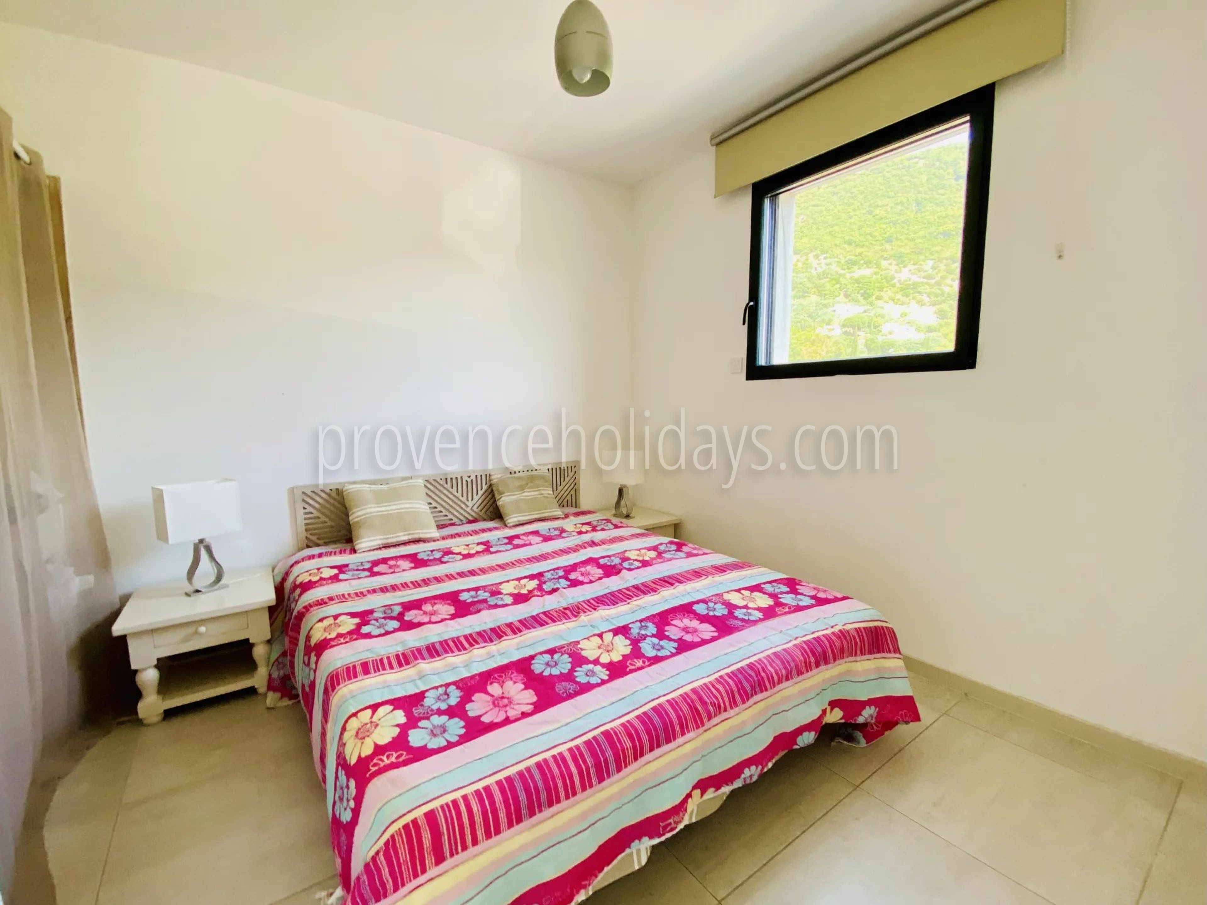 11 - Villa met zelfstandige ruimte in Cavalaire-sur-Mer: Villa: Bedroom