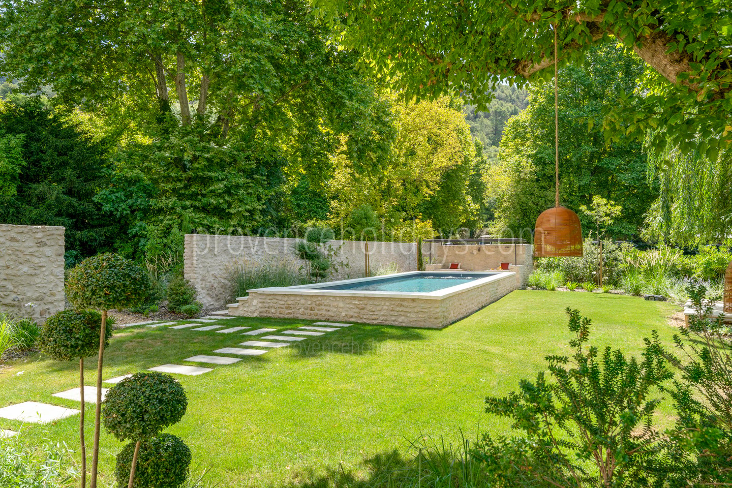 51 - Domaine de la Sorgue: Villa: Exterior