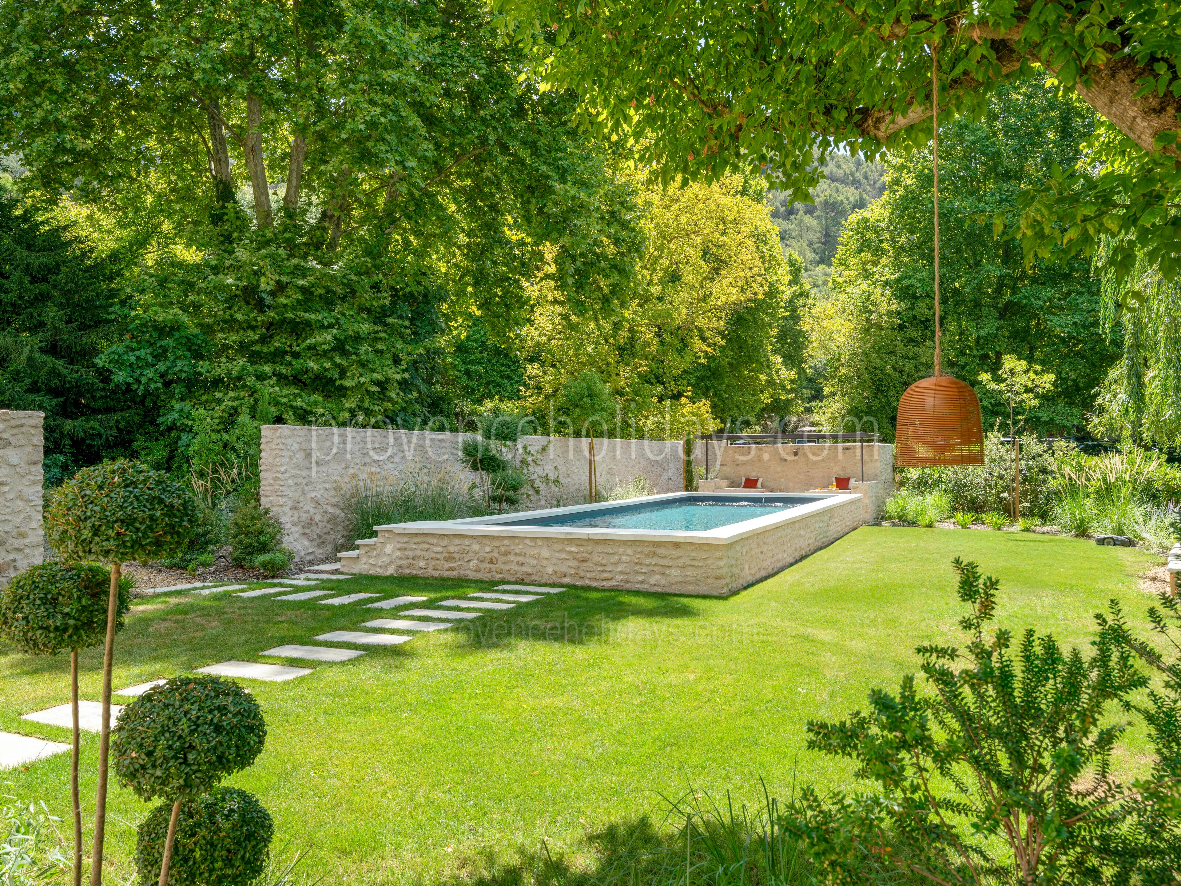51 - Domaine de la Sorgue: Villa: Exterior