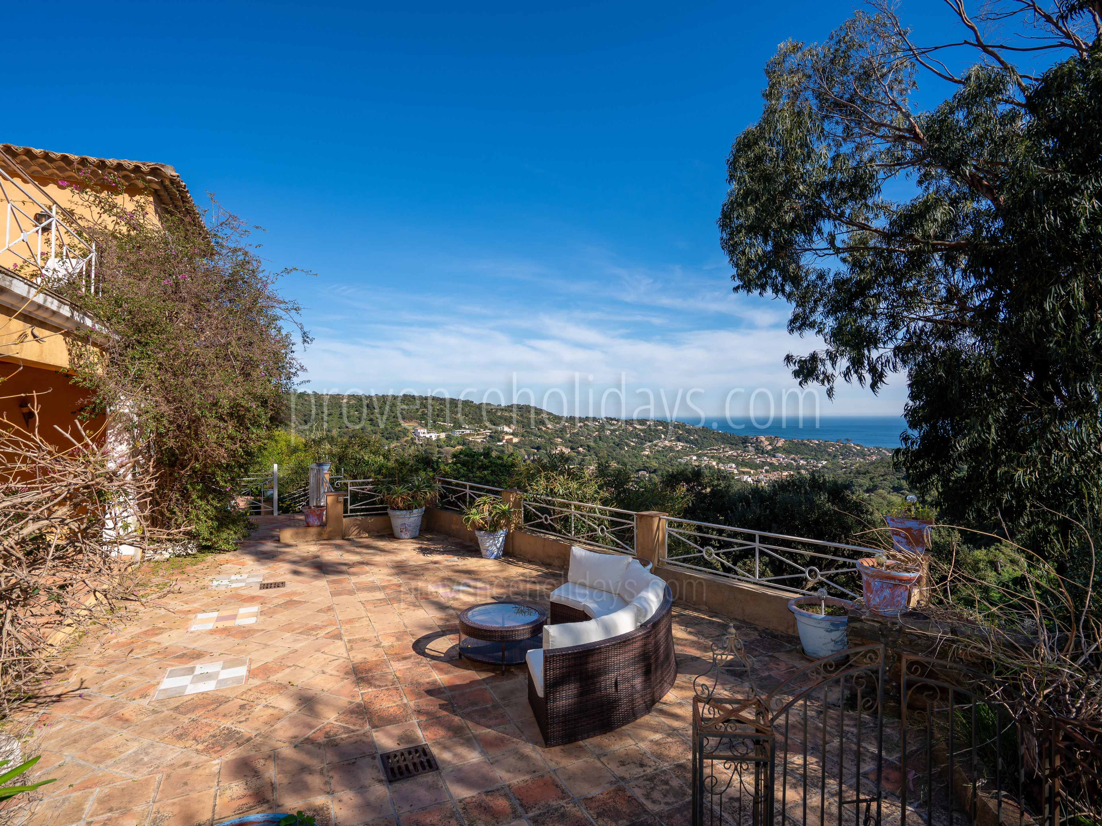 4 - Bastide Solaris: Villa: Exterior