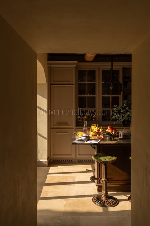 9 - La Bastide de Maussane: Villa: Interior