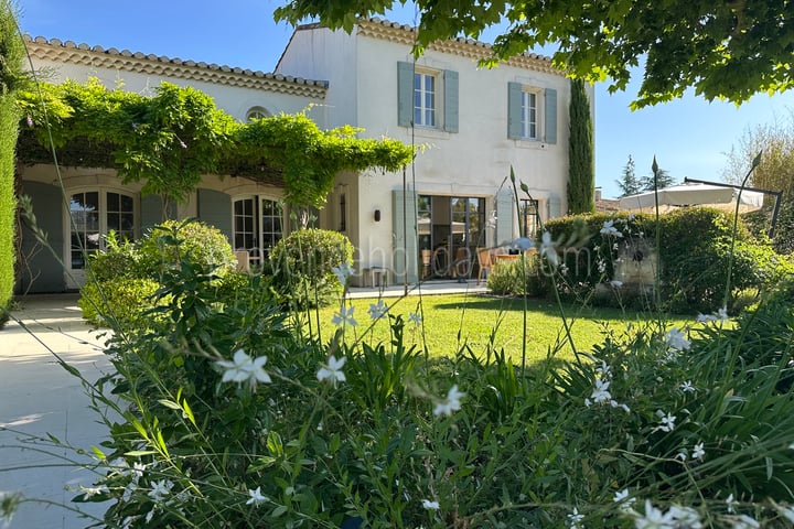 Élégant mas provençal avec piscine à Saint-Rémy-de-Provence