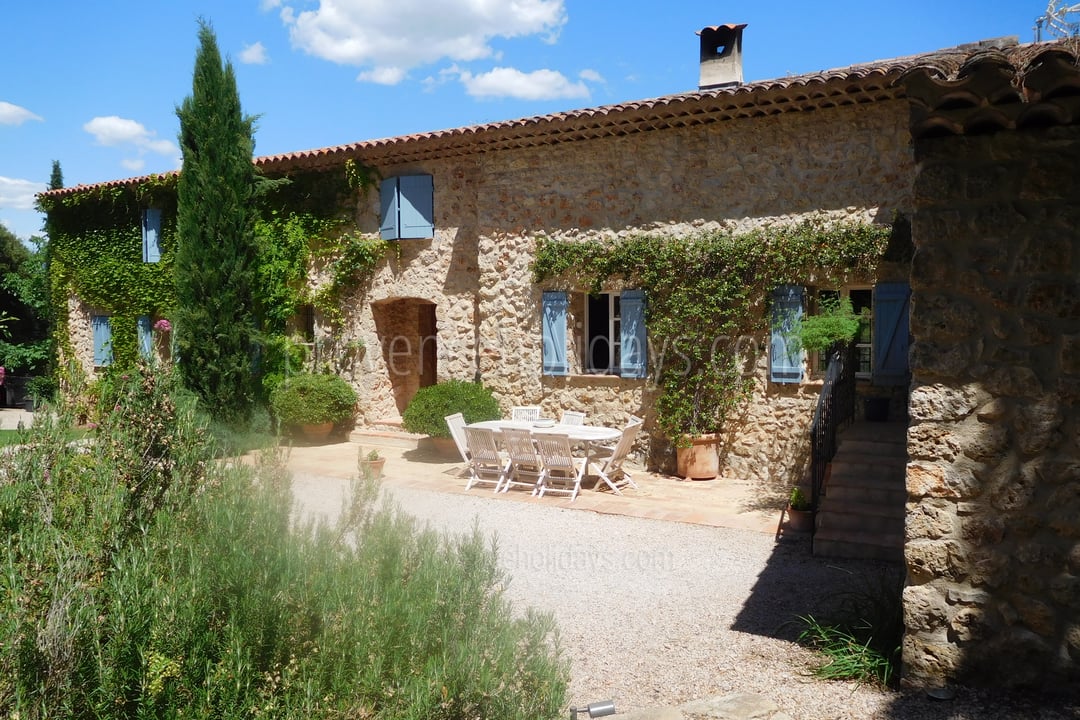 42 - Mas Lorgues: Villa: Exterior