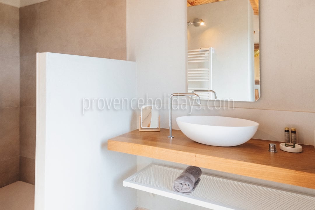 76 - Mas Calisson: Villa: Bathroom